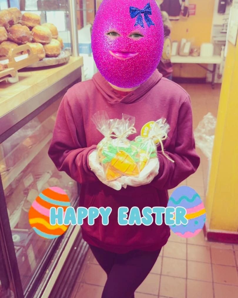 Our staff getting ready for Easter. Alyssa our Baker came up with these wonderful Carrot 🥕 Sugar Cookies. We are taking orders for Saturday as we are closed on Easter Sunday. Happy Passover to our customers who celebrate. #notyourtypicalbagelshop #e
