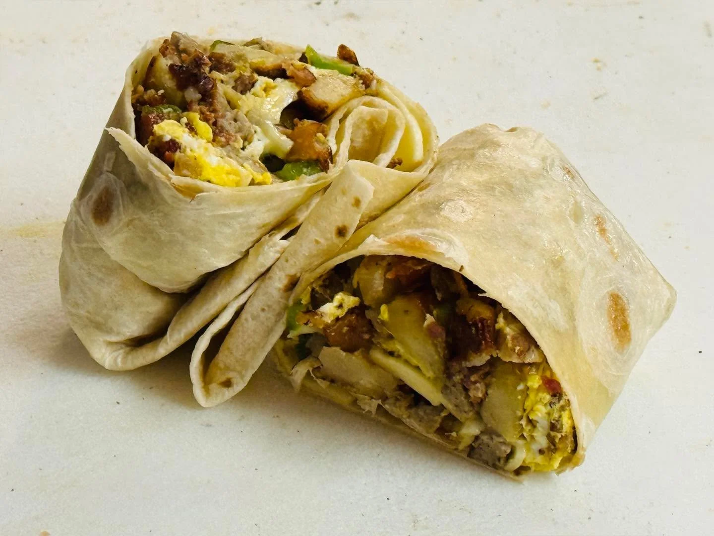 We still cook our eggs on a flat top griddle. 
Call us old fashioned 😜  #notyourtypicalbagelshop #earlymorningflavortown #bigdavesbagels #50yearsofplatterwork #worldfamouskweenies #bestinnewhampshirebagels