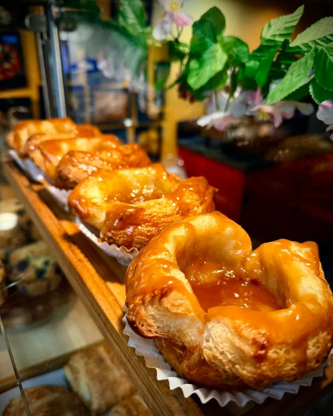 Saturday Feels ❤️ #notyourtypicalbagelshop #earlymorningflavortown #bigdavesbagels #50yearsofplatterwork #worldfamouskweenies #bestinnewhampshirebagels