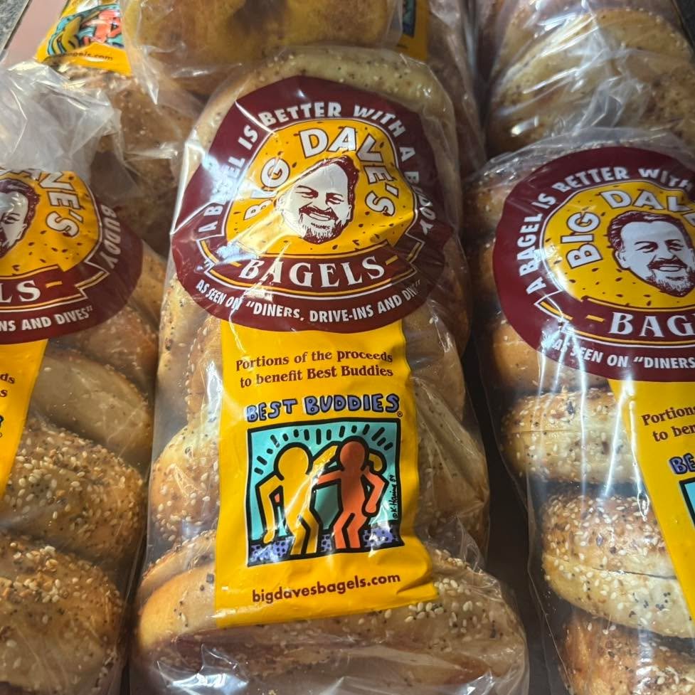 Who would be crazy enough to bring American Bagels to Montreal ?????

On vacation. We return on Tuesday May 5 😜 #notyourtypicalbagelshop #earlymorningflavortown #bigdavesbagels #50yearsofplatterwork #worldfamouskweenies #bestinnewhampshirebagels