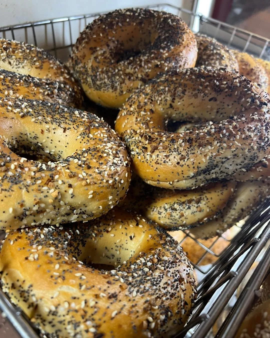 Bagels &amp; Platters. 
It&rsquo;s how we roll 😜  #notyourtypicalbagelshop #earlymorningflavortown #bigdavesbagels #50yearsofplatterwork #worldfamouskweenies #bestinnewhampshirebagels