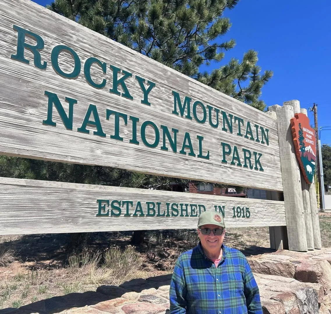 Our friend Tom representing Big Dave&rsquo;s at Rocky Mountain National Park 🙏#notyourtypicalbagelshop #earlymorningflavortown #bigdavesbagels #50yearsofplatterwork #worldfamouskweenies #bestinnewhampshirebagels