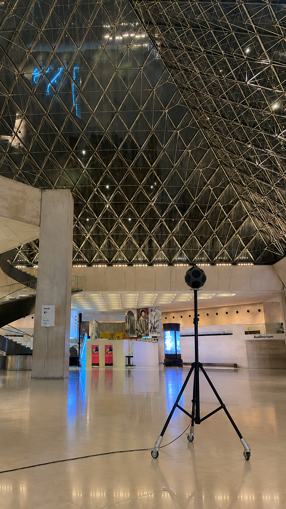 Louvrepyramide1.png