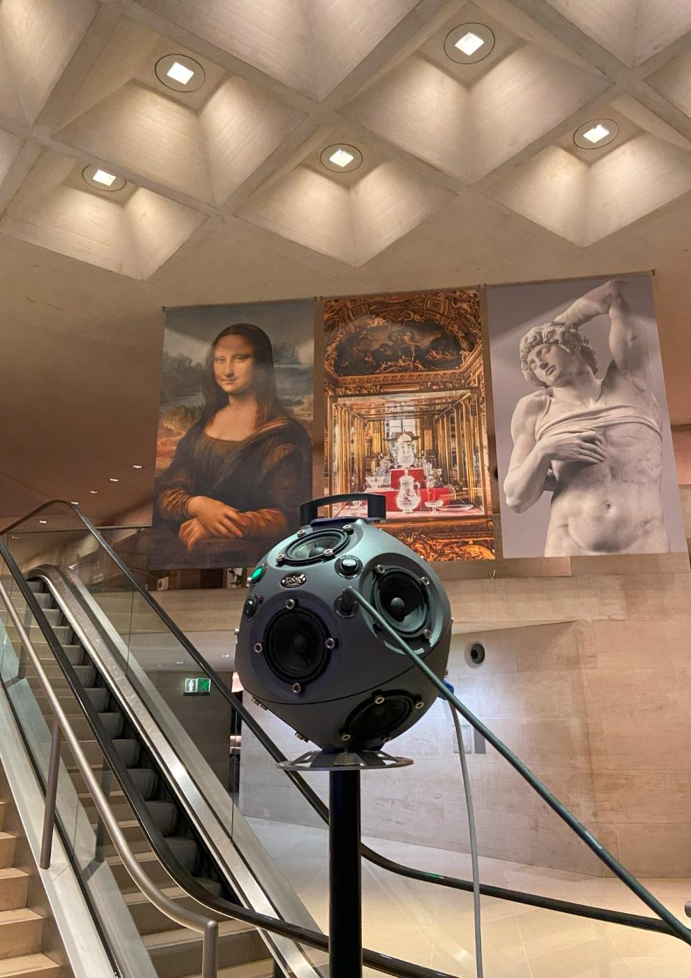 WITHMONALISA.jpg