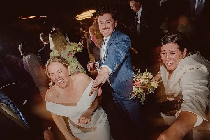 Liz and Nick got married back in 2022 at the ever fabulous Barndiva and had one of the most epic dance floors we've ever seen. 
⠀⠀⠀⠀⠀⠀⠀⠀⠀
Fast forward to today, and they have a beautiful baby girl and @lizzzurrrddd 's parenting posts about the absurd
