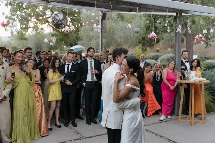 An unplanned first dance that materialized during a song performed by grandma. We were all puddles. 
⠀⠀⠀⠀⠀⠀⠀⠀⠀
Wedding Planning: @willaviaweddingco 
Photography: @moniquebiancaphoto 
Florals: @maiden.flora 
King of staffing: @napaphoenixstaffing 
Del