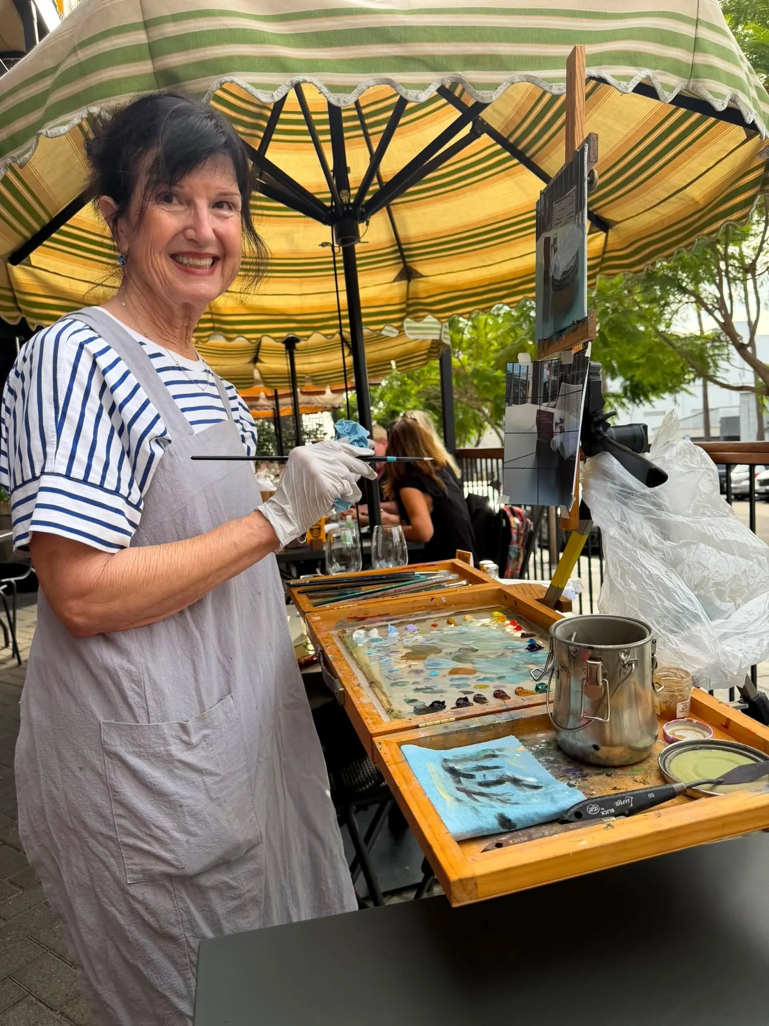 Painting today on Postino&rsquo;s patio in Little Italy&hellip;such fun!!! Amy Culbertson, Jeff, and Tim and Kelly Dupont came to cheer me on&hellip;all so sweet!! Oh, Bry was there, too! 🎨🤗