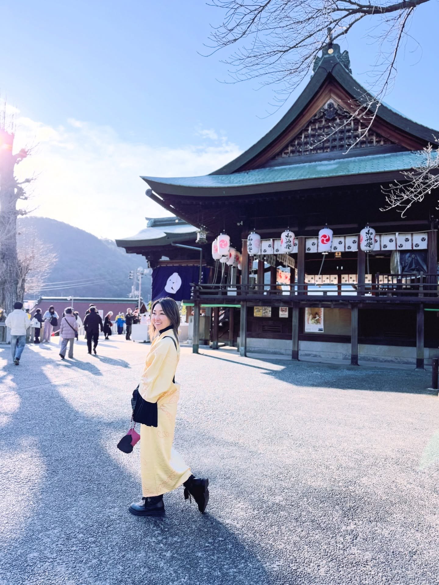Happy New Year from Japan 🎍⛩️✨
May this year be filled with love, good health, and lots of laughter!!

In the year ahead, I hope to keep following my curiosity, embracing new challenges, and listening closely to where my heart wants to go. I hope yo