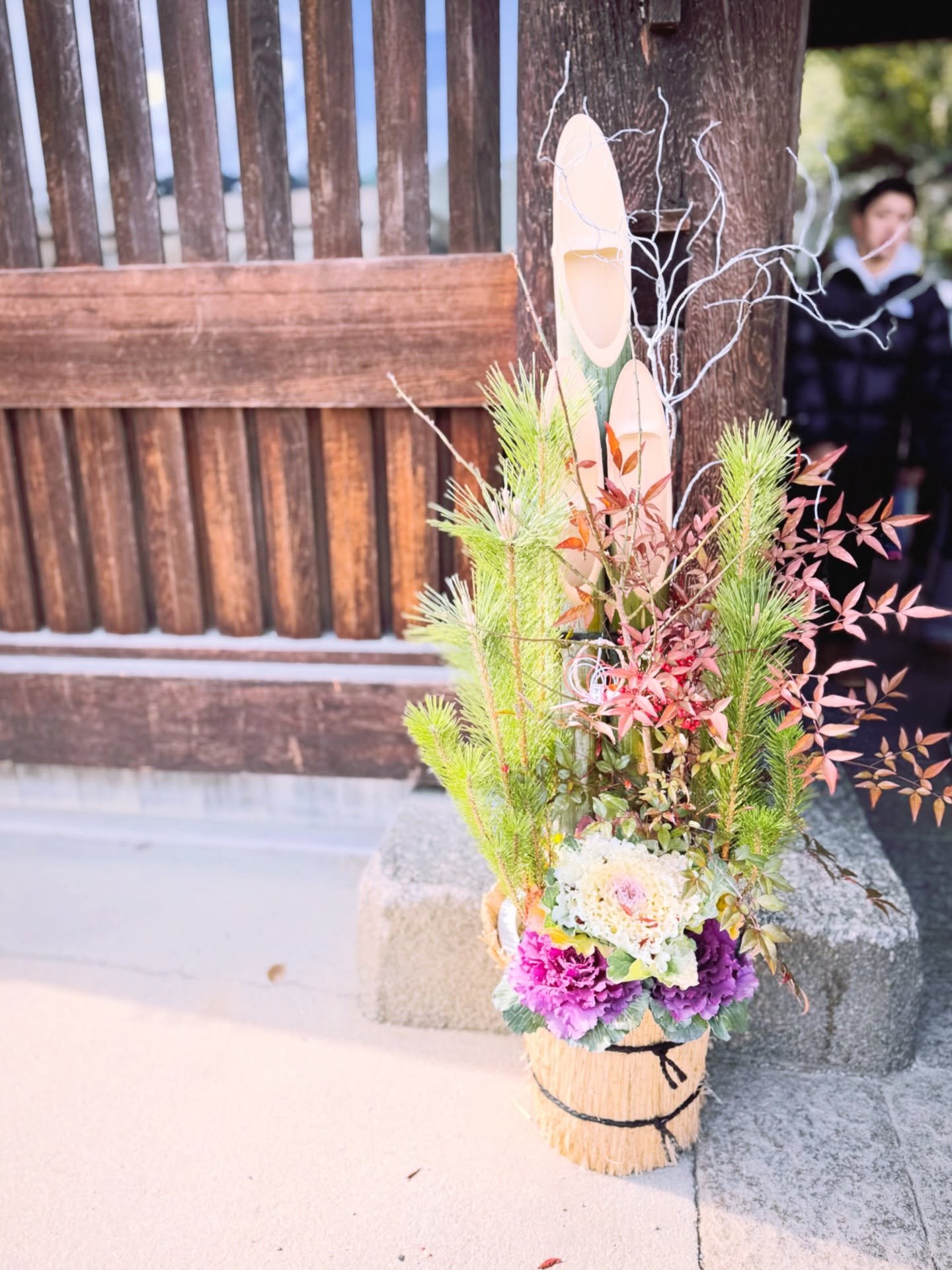 🎍 Kadomatsu 🎍
Throughout my New Year stay in Japan, I kept being drawn to these quiet yet powerful decorations at entrances everywhere&mdash;some incredibly simple, others more detailed. I learned that Kadomatsu can be as minimal or as grand as one