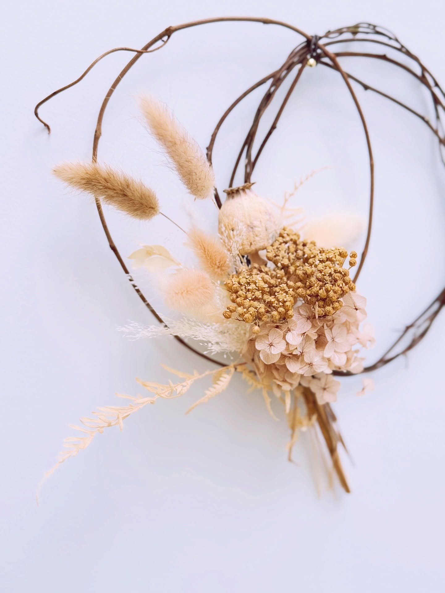 My work is always one of a kind.
I love shaping branches and seeing where they lead me.
For this piece, I formed the branches into ovals and layered them together &mdash; letting the movement create something unexpected and unique✨

Would you hang so