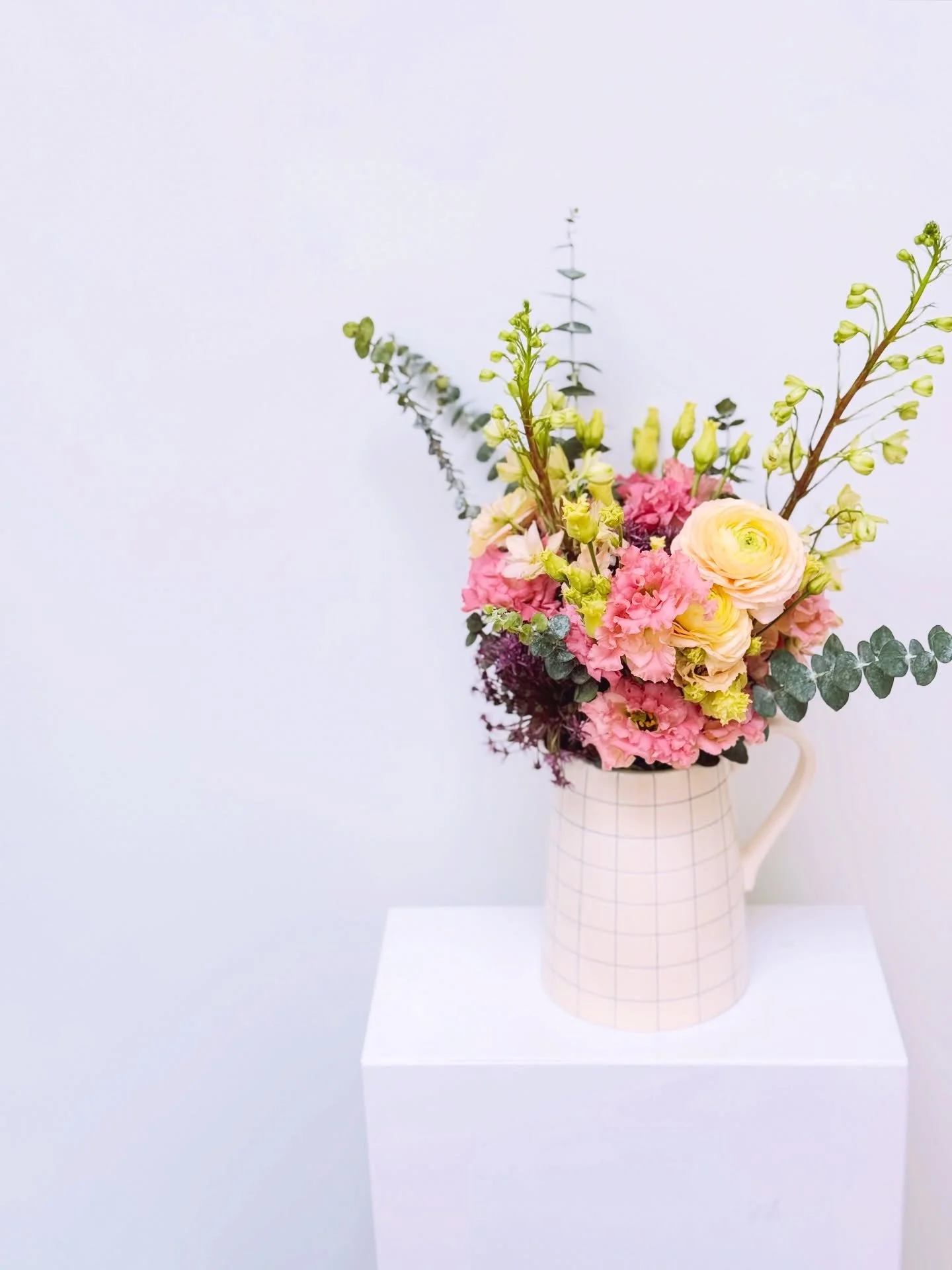 Hand-tied bouquet 💐
This was my final project at the flower school @flowerschoolny , and I absolutely loved the flower choices (the recipe❤️). Ranunculus, delphinium, allium, lisianthus, and eucalyptus&hellip; such a dreamy mix✨

This weekend course