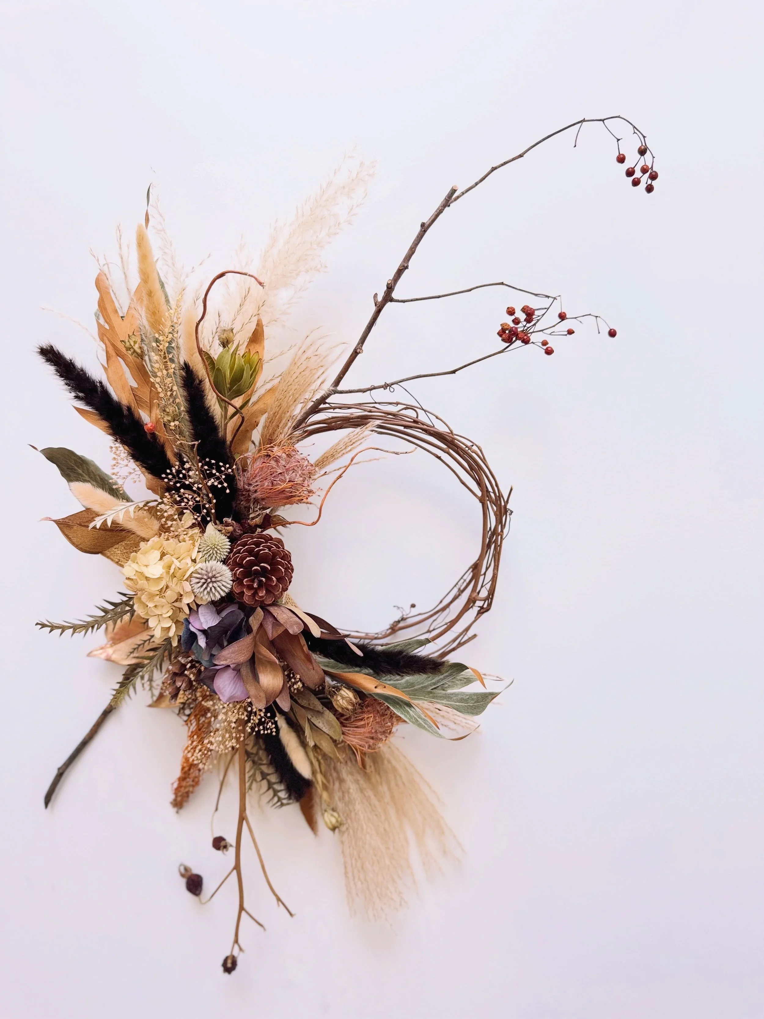 Autumn Wreath 🍂

Little by little, I&rsquo;m starting to feel the signs of fall here in New York&hellip;

A season of harvest 🍂
A season of art 🎨
A season of good food 🍎

This fall, I&rsquo;ll be hosting a private workshop where we&rsquo;ll creat