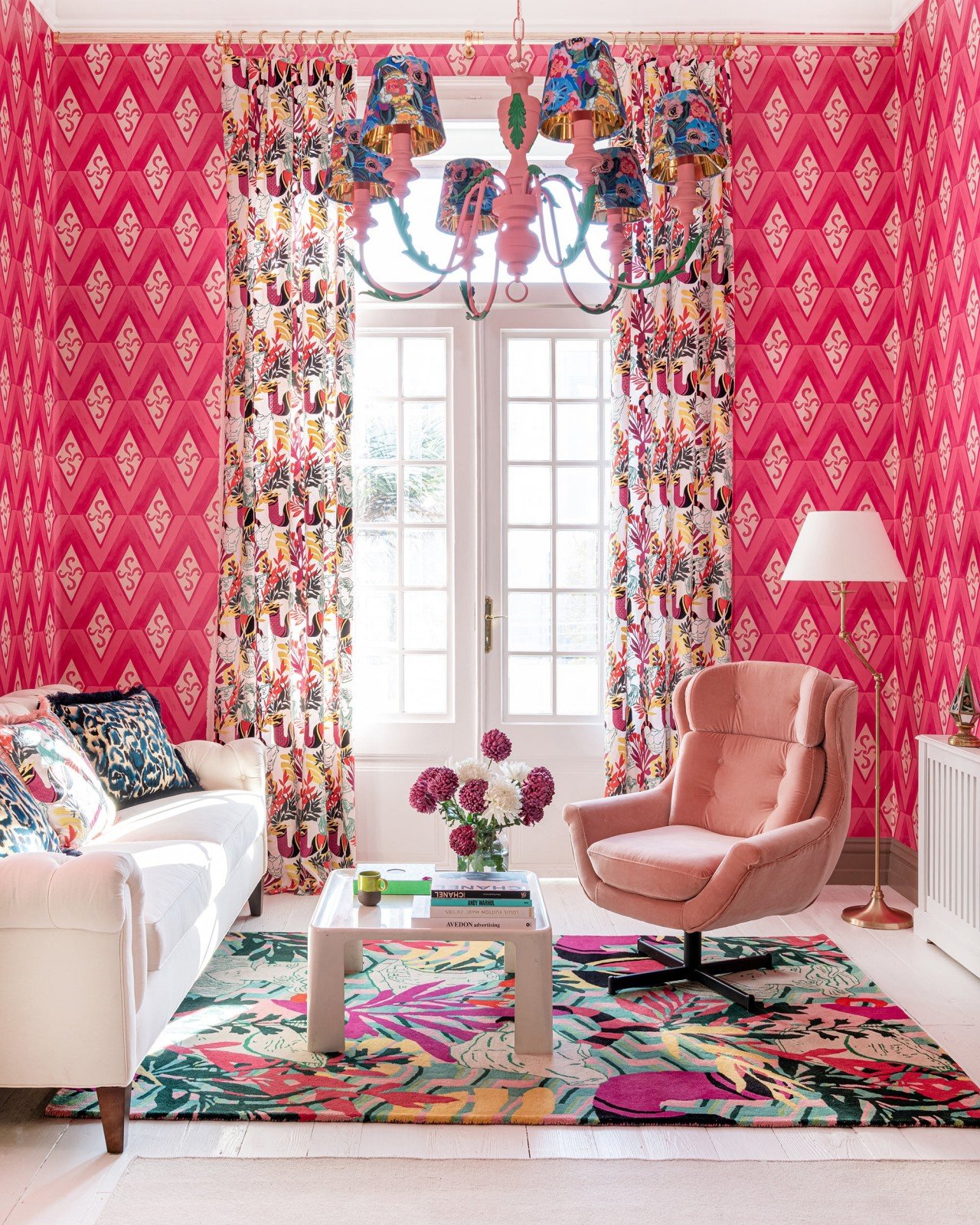 GIRANDOLA is my dream pink wallpaper. Do I care that is comes in four more colors? No, I do not. #pinkwallpaper #wallpaper #wallpaperart #ladolcevita