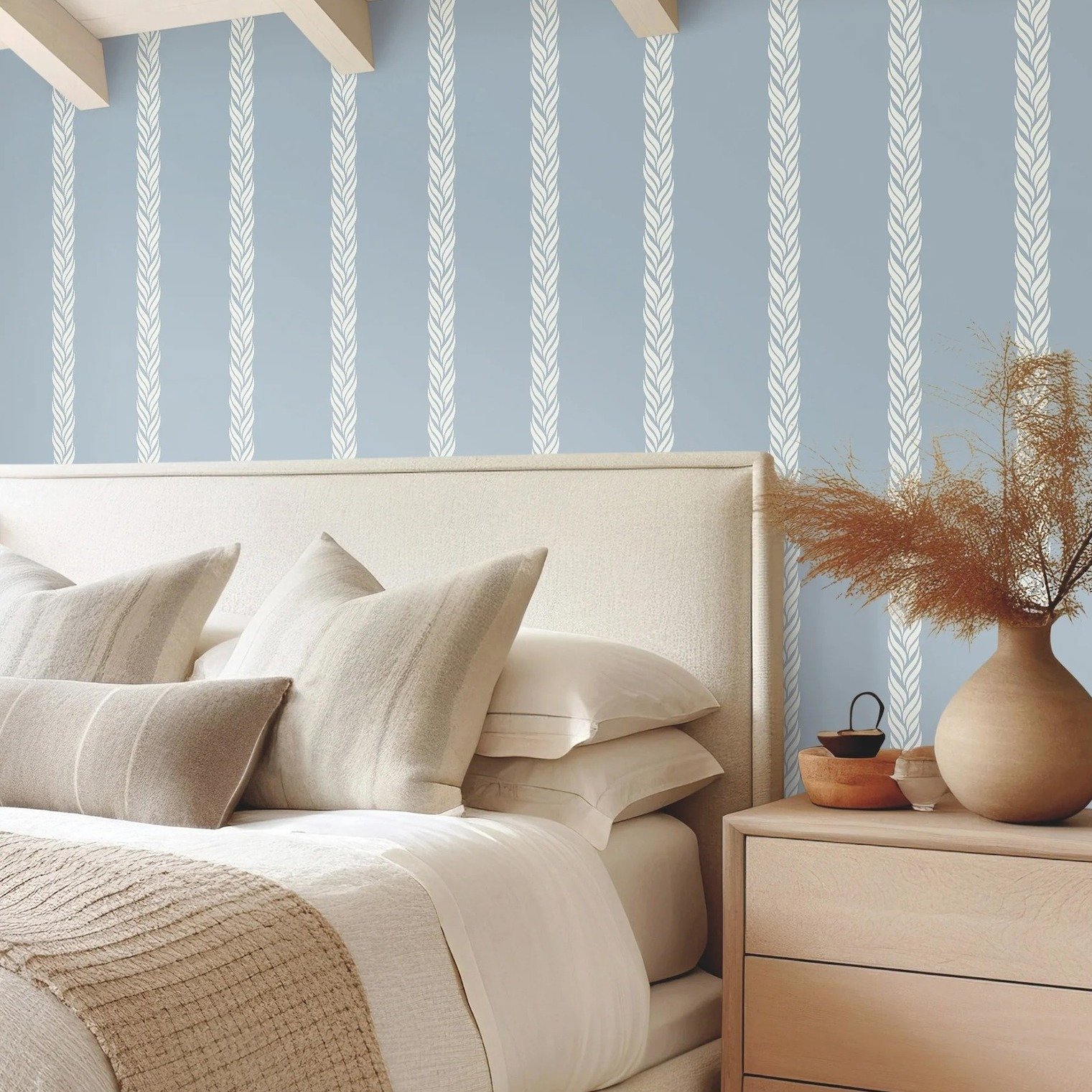 There's something really fun about this Braided Stripe wallpaper from the Ronald Redding Classics book. #wallpaper #justwallpaper #geometricpatterns #stripedwallpaper