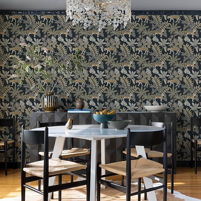 Caspian is the perfect touch of jungle for any space. Love this new Harmony collection from @astreetprints #wallpaper #junglewallpaper #justwallpaper #tropicalwallpaper #tigerwallpaper