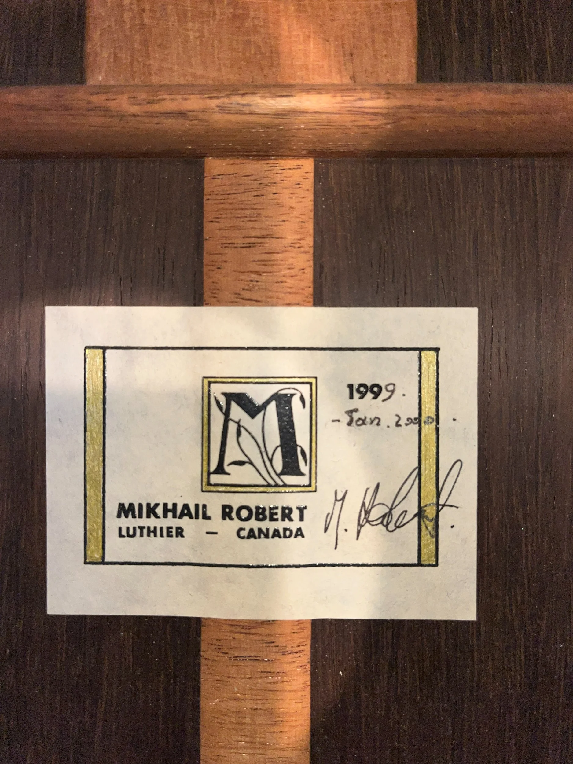 what size classical guitar should I buy, best classical guitar for small hands, best nylon string guitar, solid top classical guitar, what size classical guitar should I buy