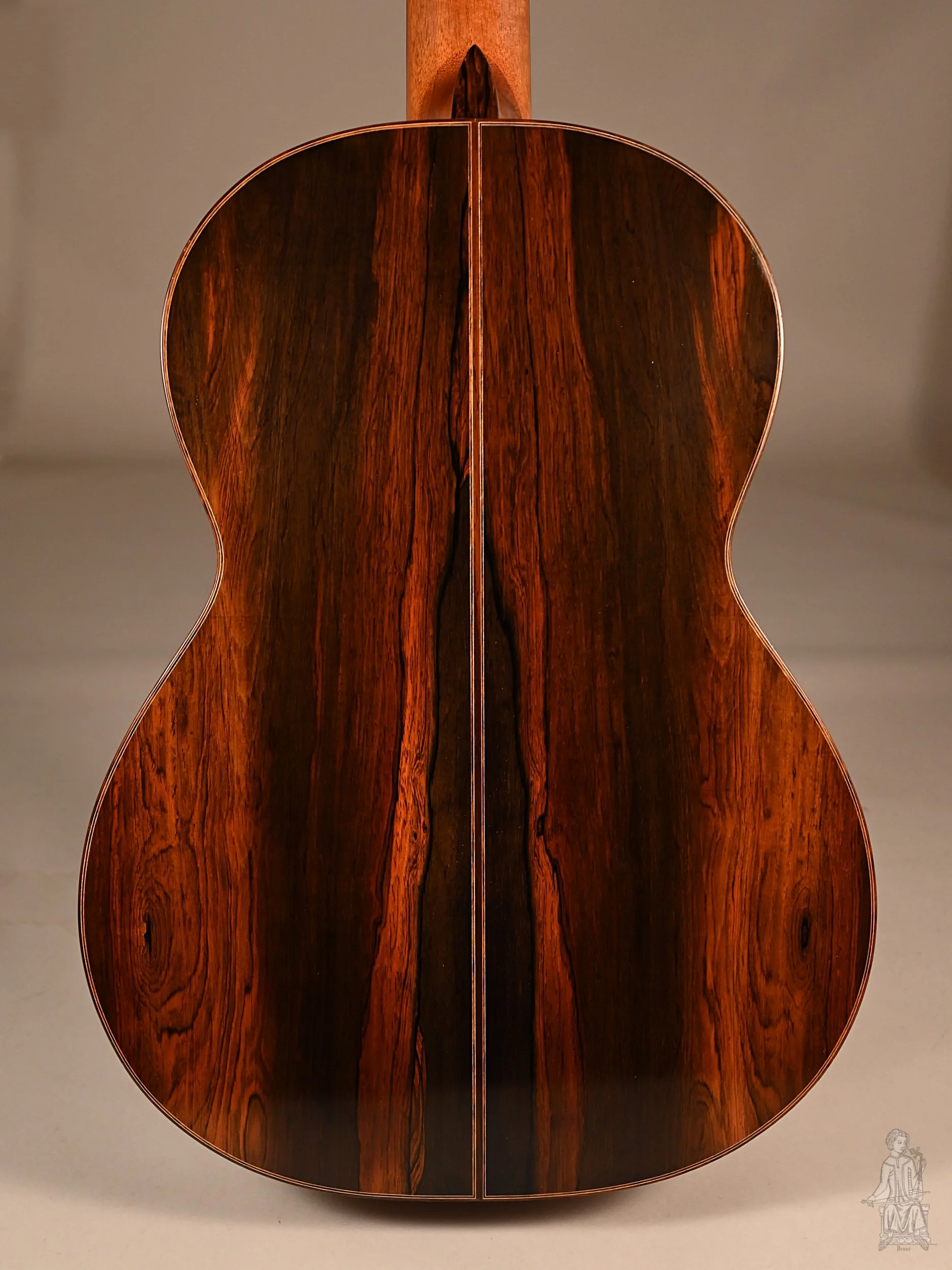 what size classical guitar should I buy, best classical guitar for small hands, best nylon string guitar, solid top classical guitar, what size classical guitar should I buy