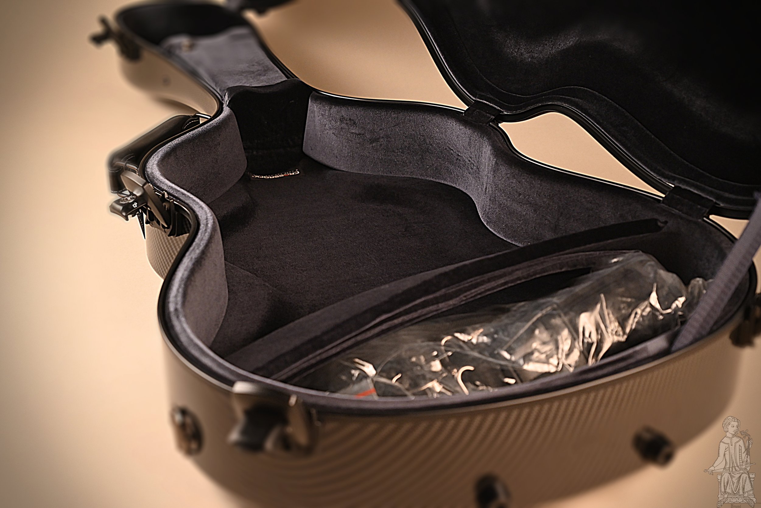 Best guitar cases — M. E. Brune, Luthier
