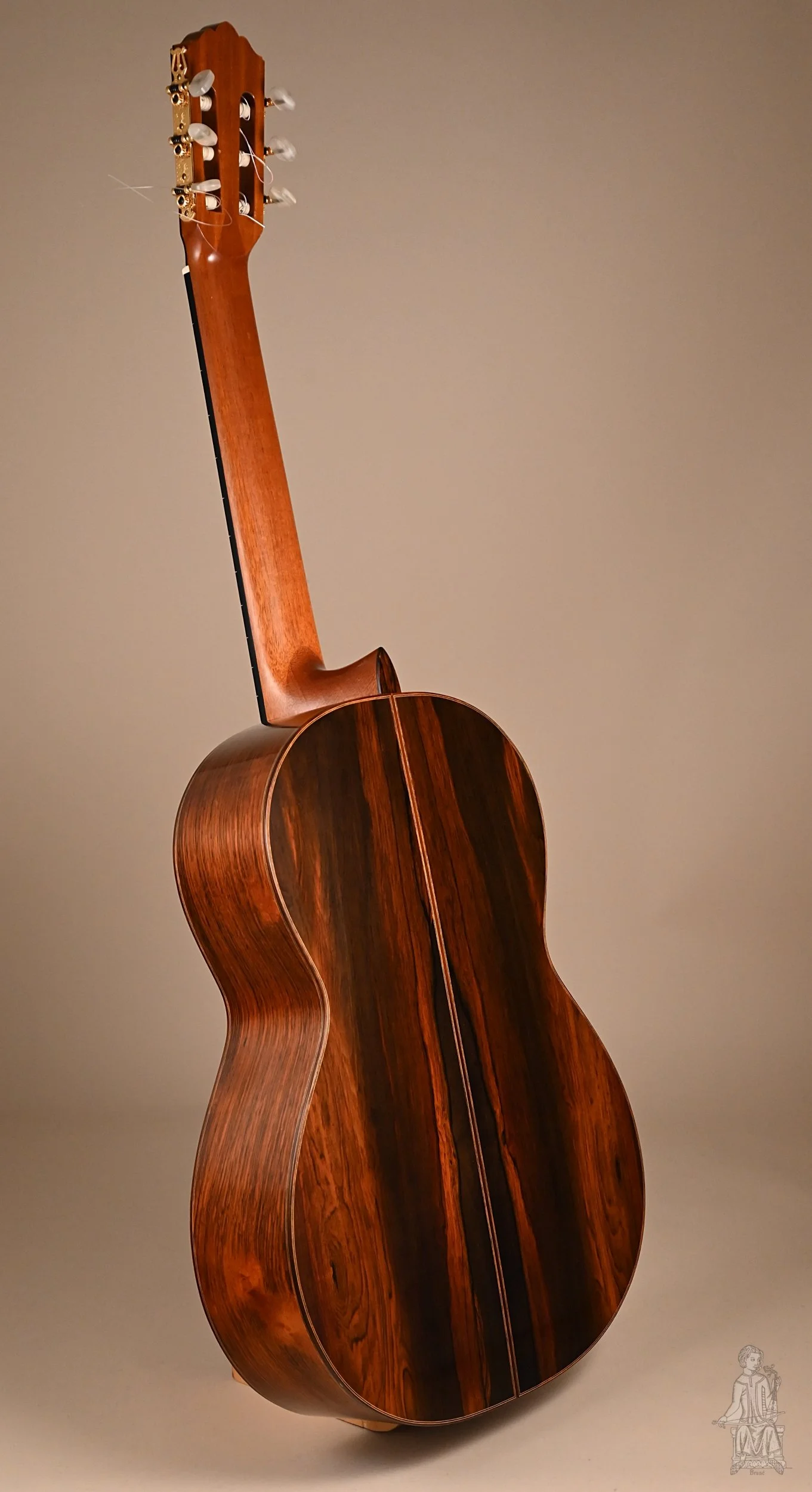 classical guitar fingerstyle technique, classical guitar practice routine, classical guitar scales, classical guitar arpeggios, classical guitar finger placement