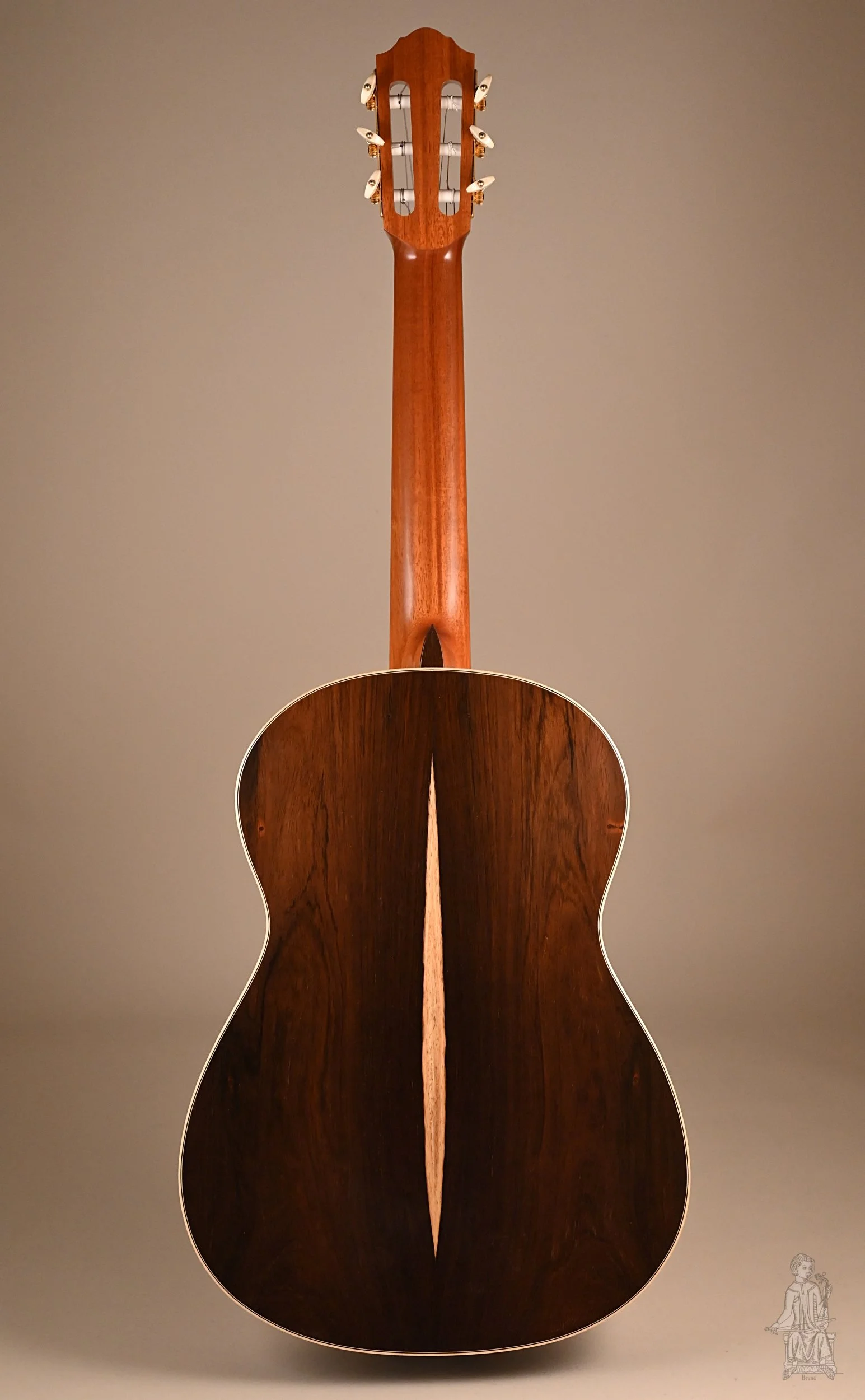 what size classical guitar should I buy, best classical guitar for small hands, best nylon string guitar, solid top classical guitar, what size classical guitar should I buy