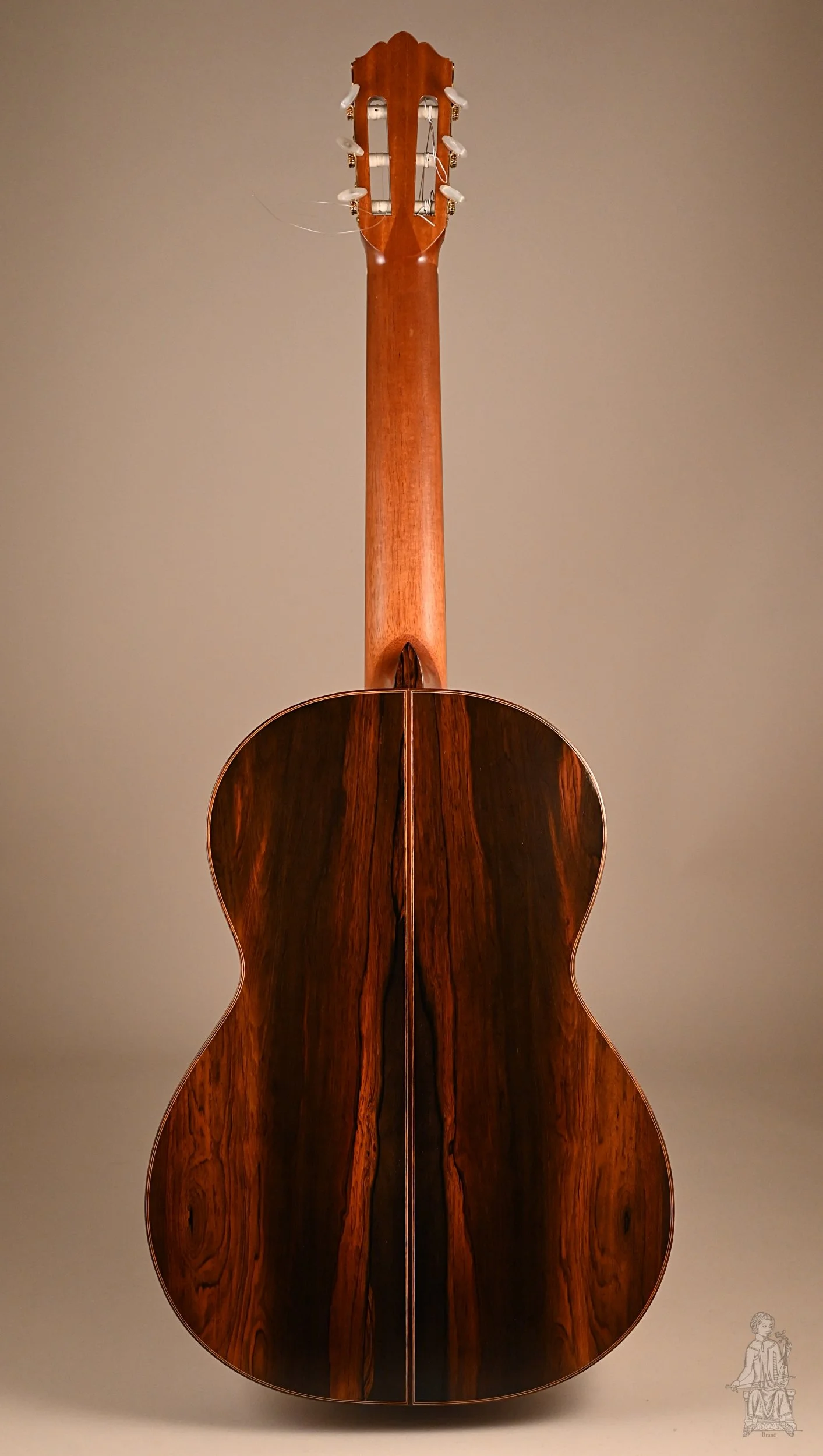 what size classical guitar should I buy, best classical guitar for small hands, best nylon string guitar, solid top classical guitar, what size classical guitar should I buy