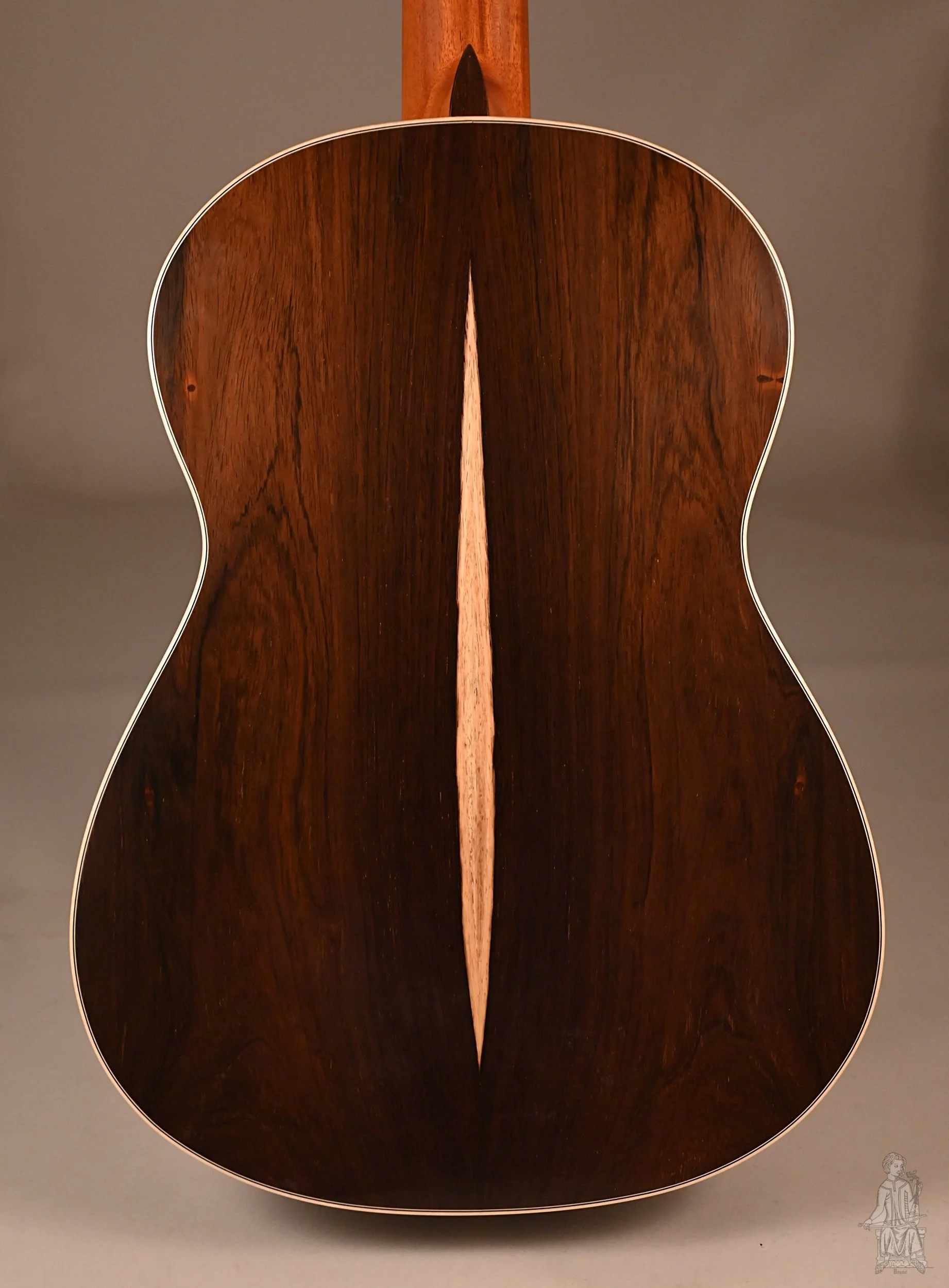 what size classical guitar should I buy, best classical guitar for small hands, best nylon string guitar, solid top classical guitar, what size classical guitar should I buy