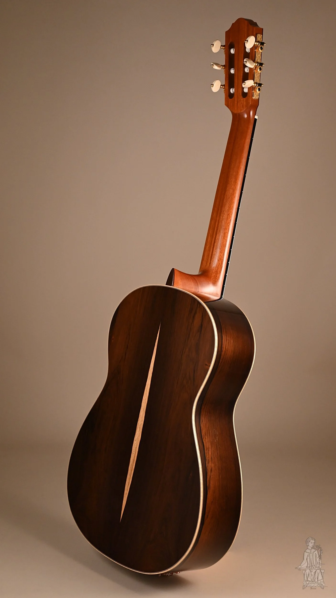 what size classical guitar should I buy, best classical guitar for small hands, best nylon string guitar, solid top classical guitar, what size classical guitar should I buy