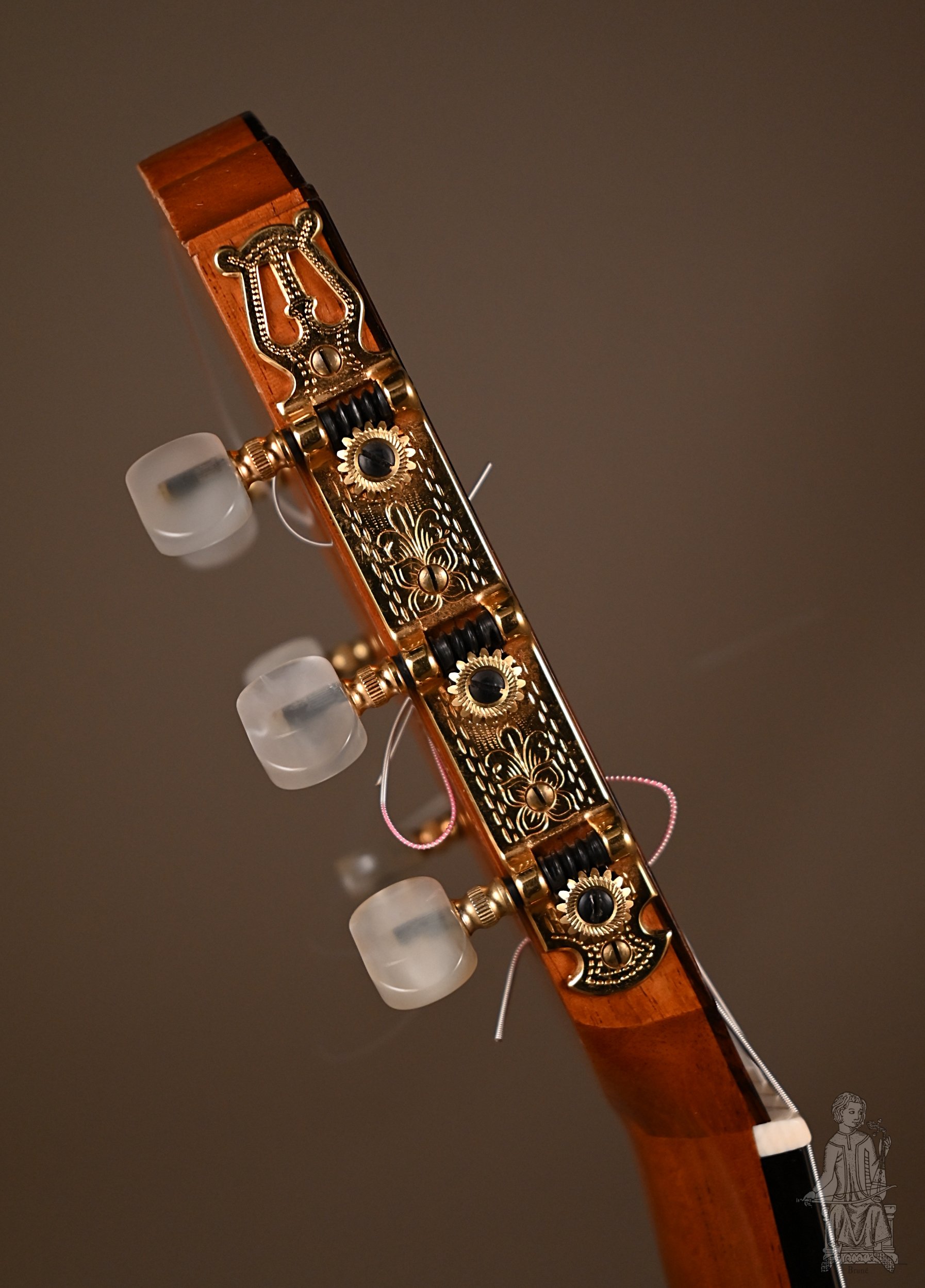 classical guitar fingerstyle technique, classical guitar practice routine, classical guitar scales, classical guitar arpeggios, classical guitar finger placement