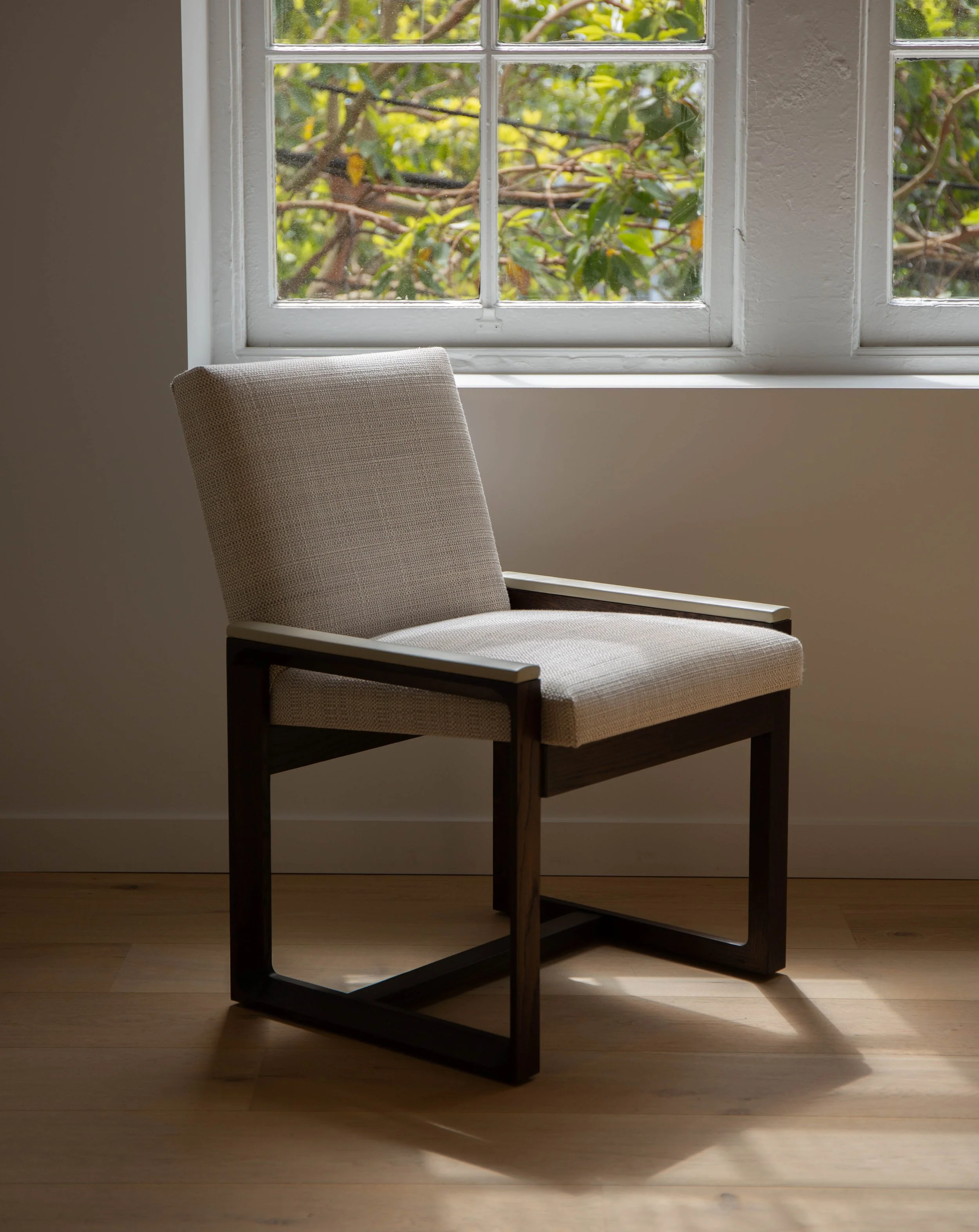 de-sousa-hughes-troscan-seville-dining-chairs-sedallo-laurel-linen (12).jpg