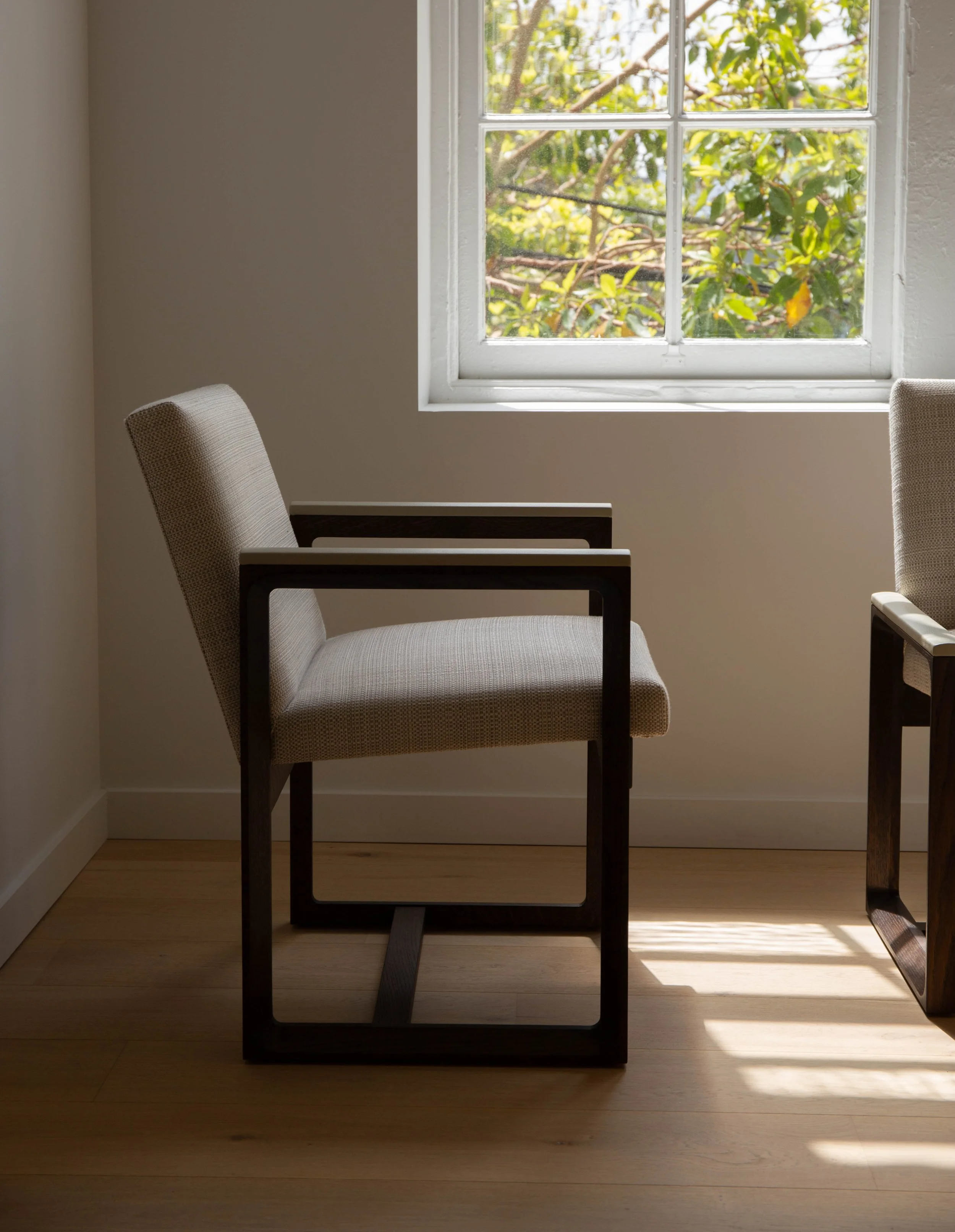 de-sousa-hughes-troscan-seville-dining-chairs-sedallo-laurel-linen (2).jpg