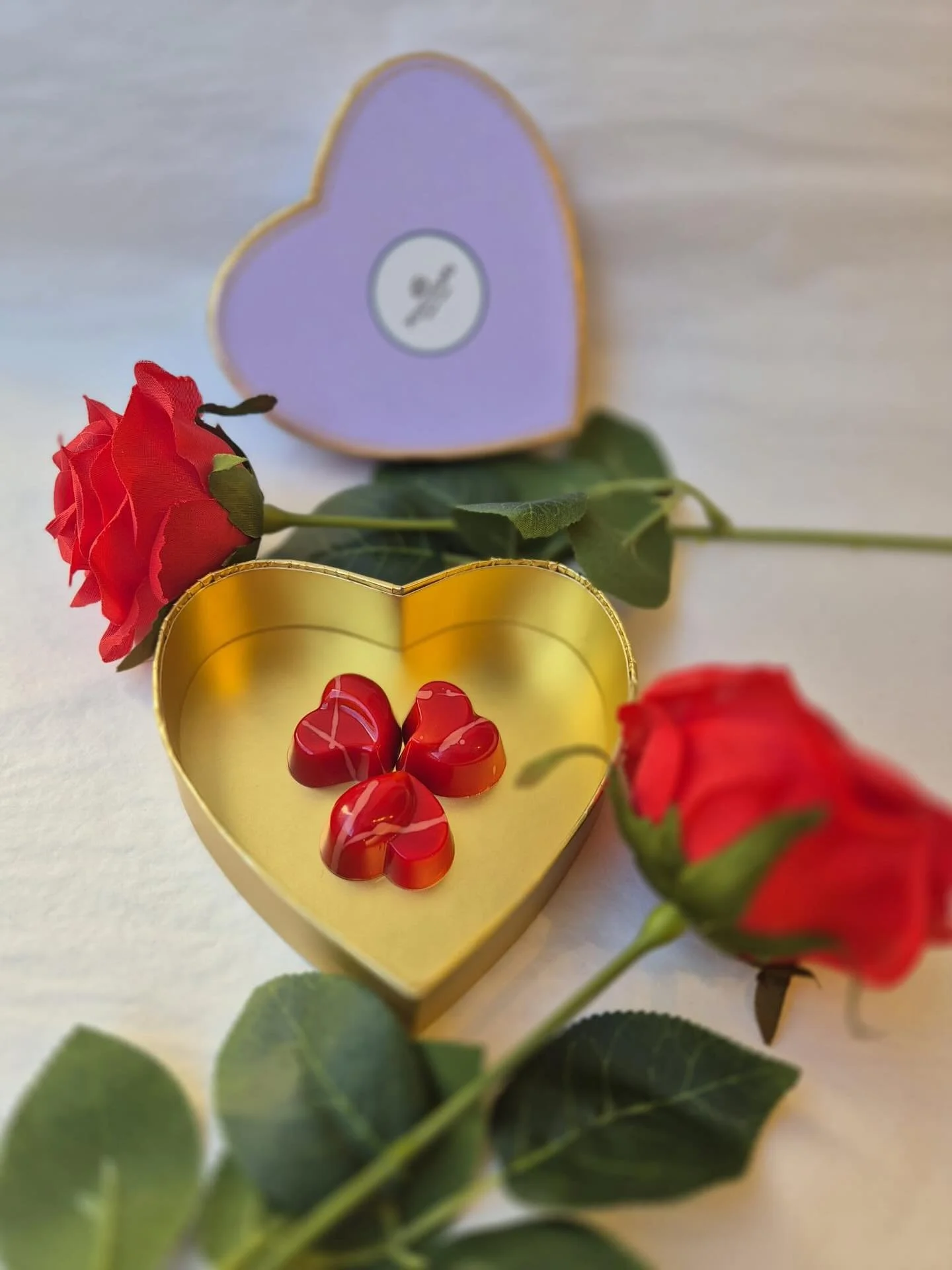 For Valentine&rsquo;s Day, let us fill your hearts with love and chocolate! Our raspberry-vanilla bonbons are available for limited time for you and your loved ones ❤️🍫🫶