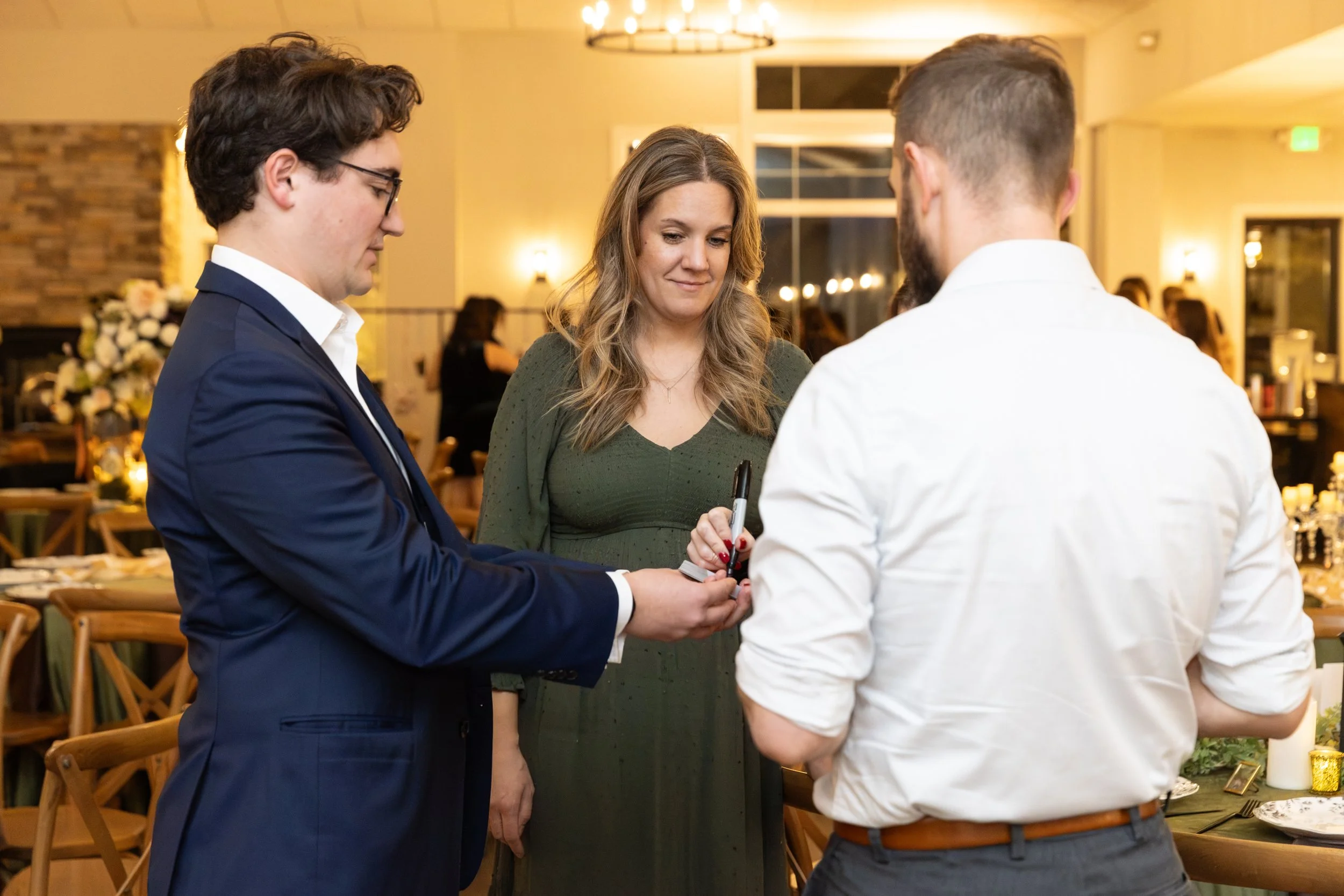 How to Entertain Your Wedding Guests During Cocktail Hour (Without a DJ)