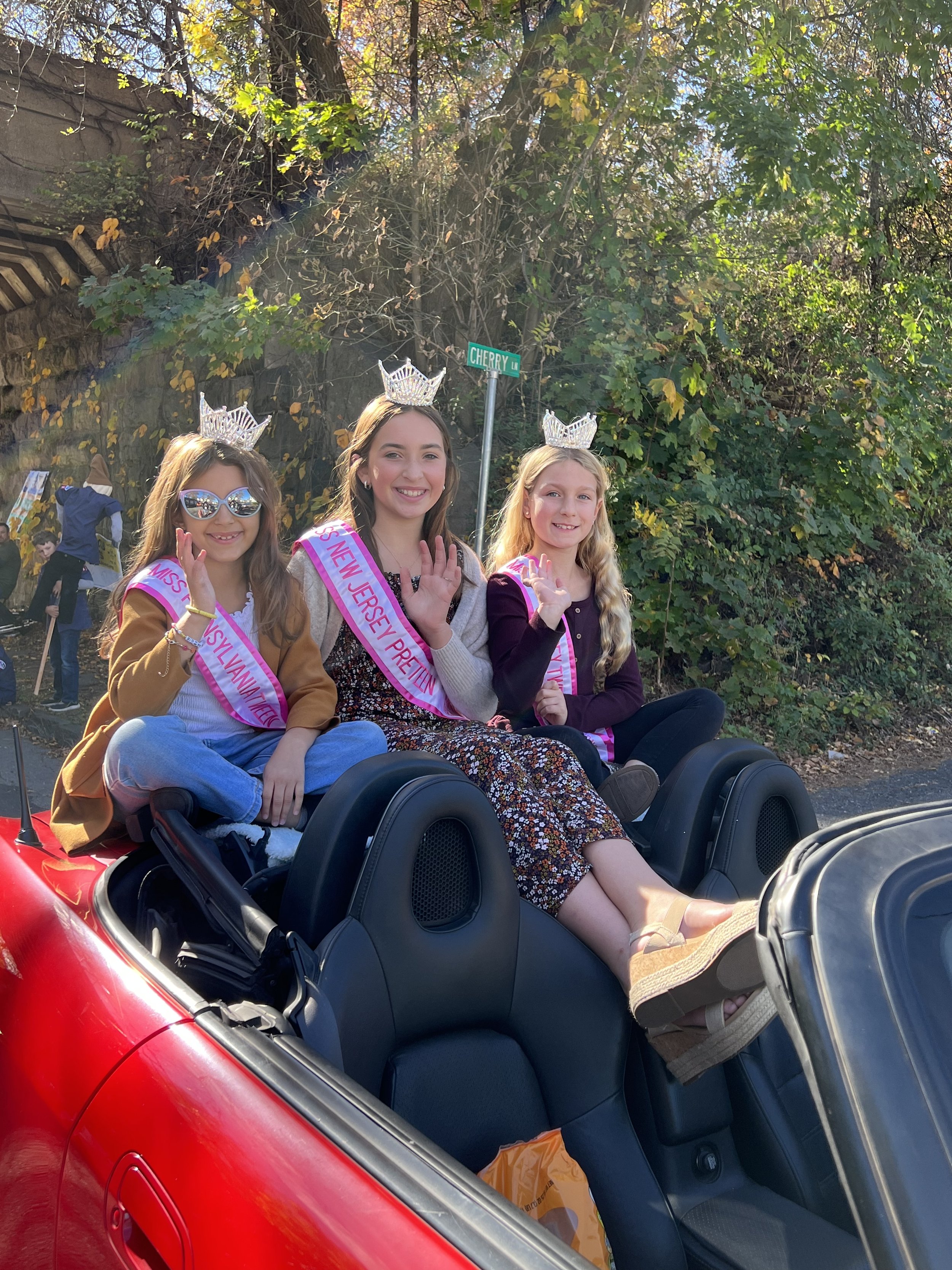 Tri-State ANTSO sister queens in the Phillipsburg/Easton Halloween parade.