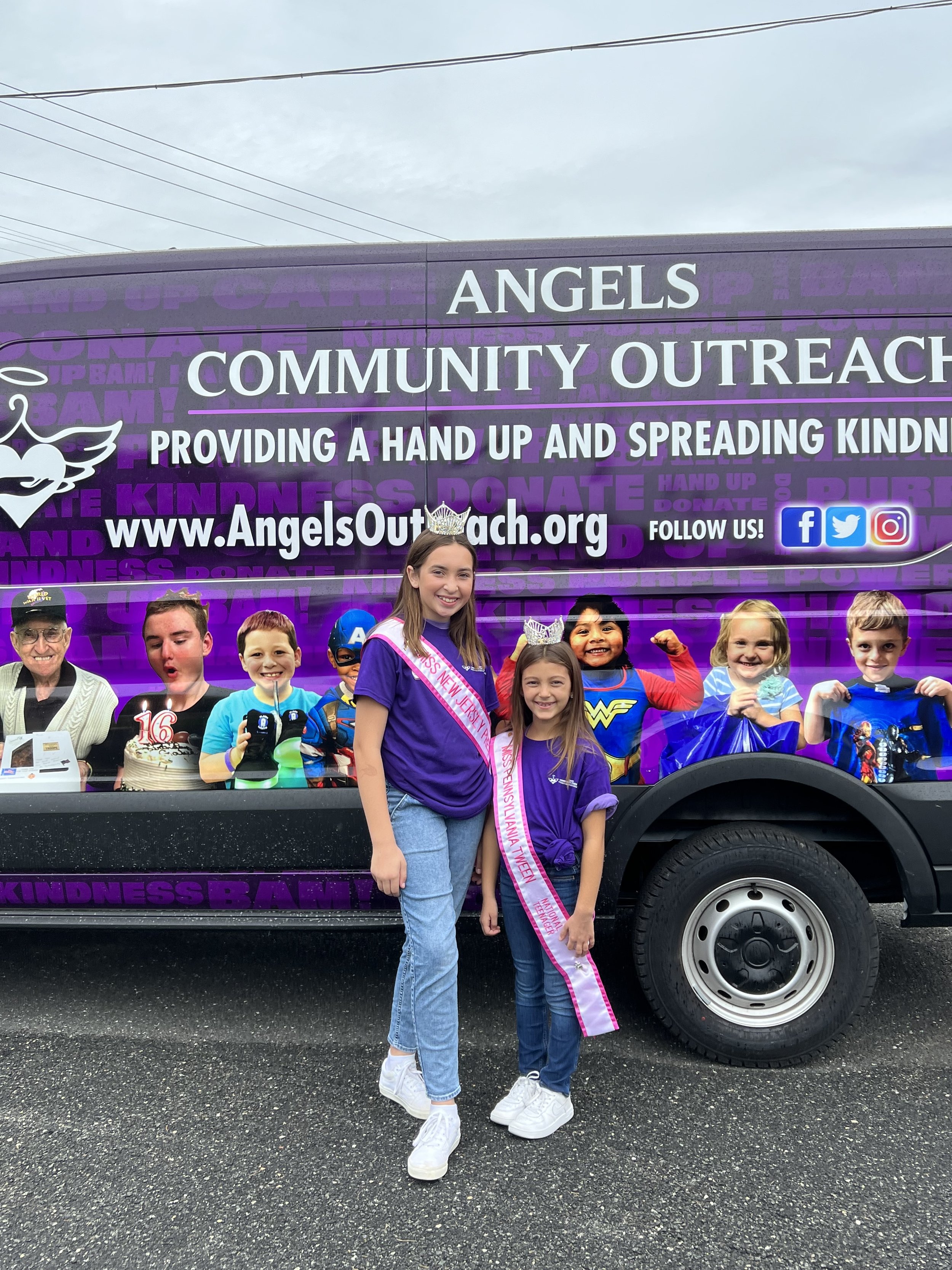 Volunteering for Angels Community Outreach with Sophie.