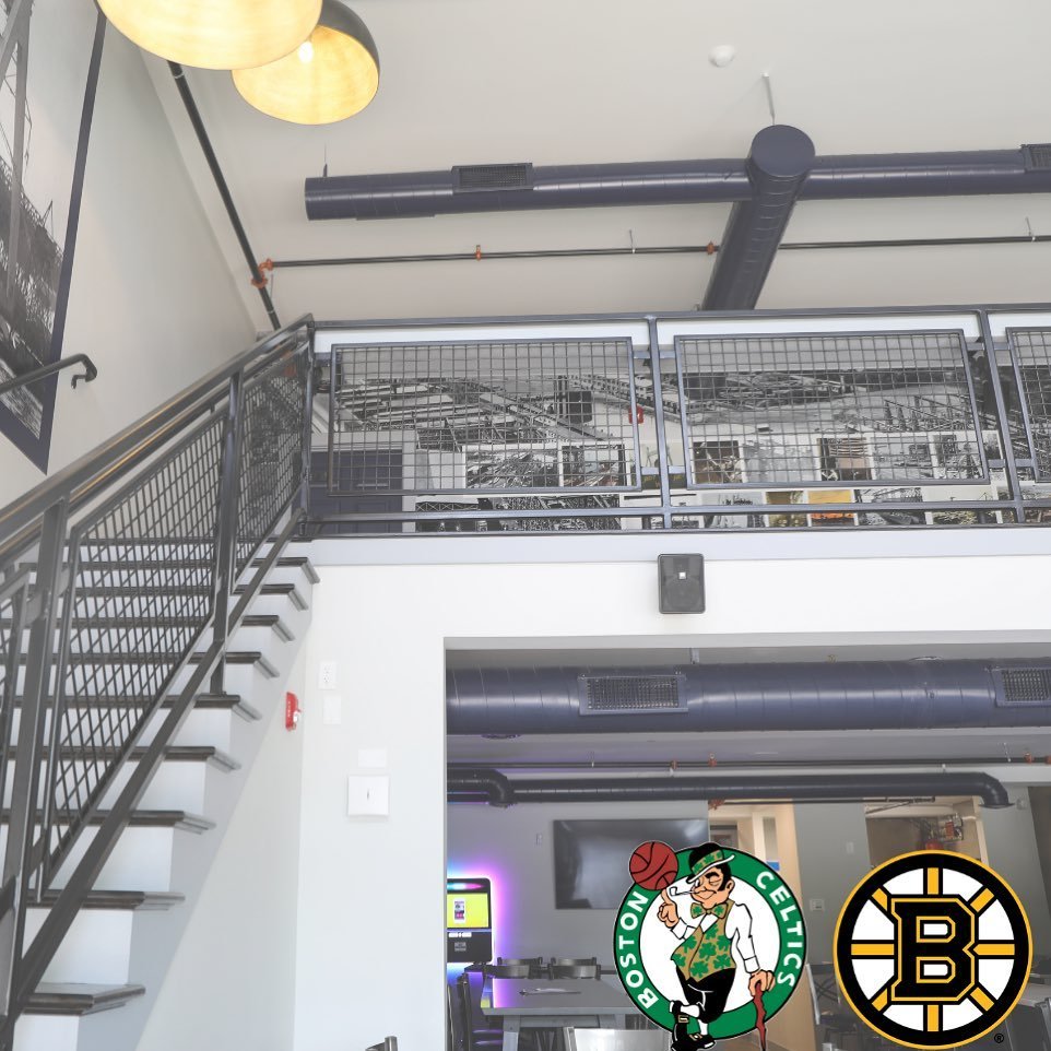 This week we will have the screens and sound on! Watch with us! 

Celtics:
Today 7:00pm
5/9 7:00pm
5/11 8:30pm

🏒🏀☘️🐻

Bruins:
5/8 7:30pm
5/10 7:00pm
5/12 6:30pm

Let&rsquo;s gooooo!

#sports #bar #letsgo #bruins #celtics #drinks #beer #watchwithu