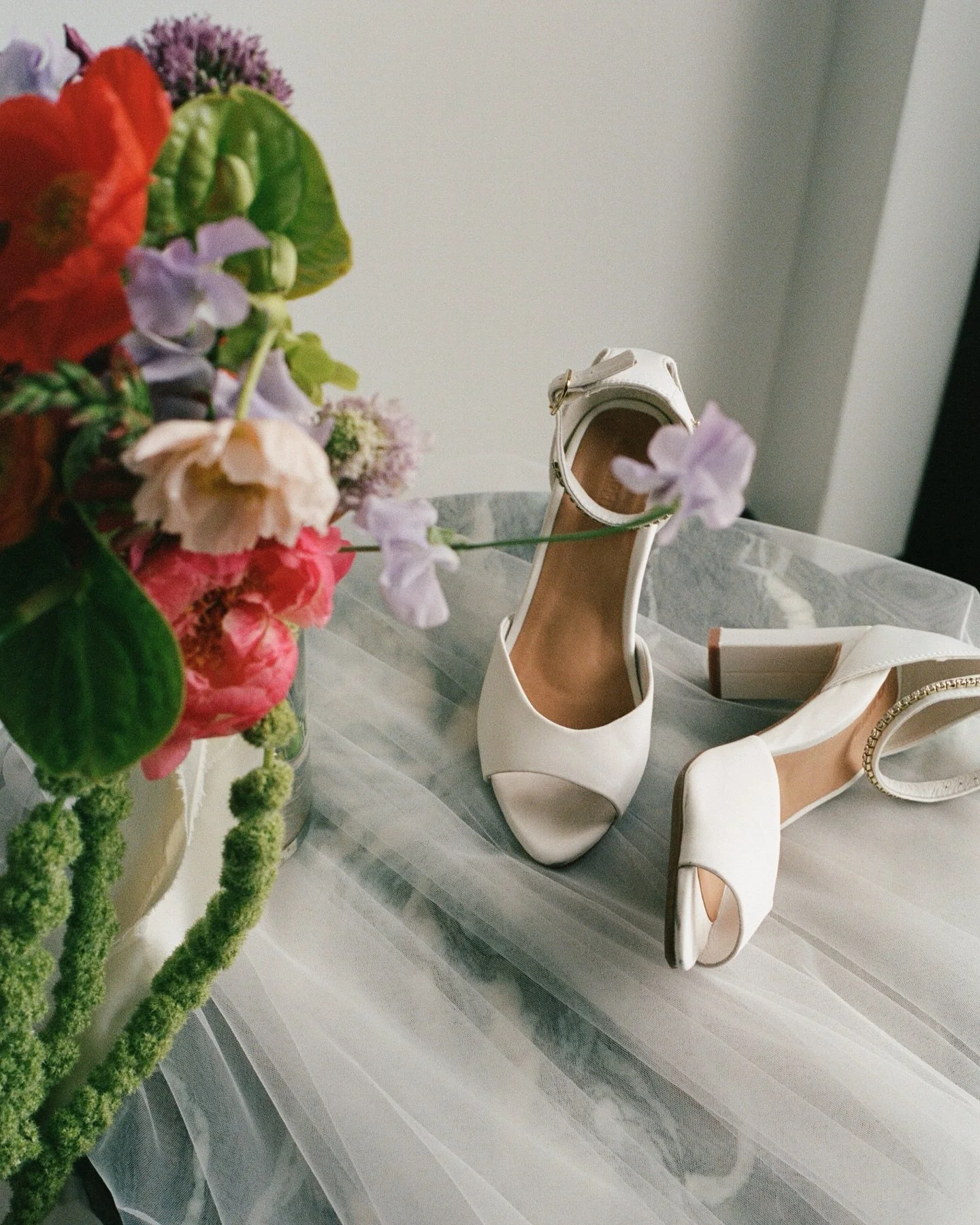 Film and digital frames from Erica and Pierce wedding day in Brooklyn. 
Can you guess which are film and which are digital? 
Let&rsquo;s play a game in the comments ⬇️