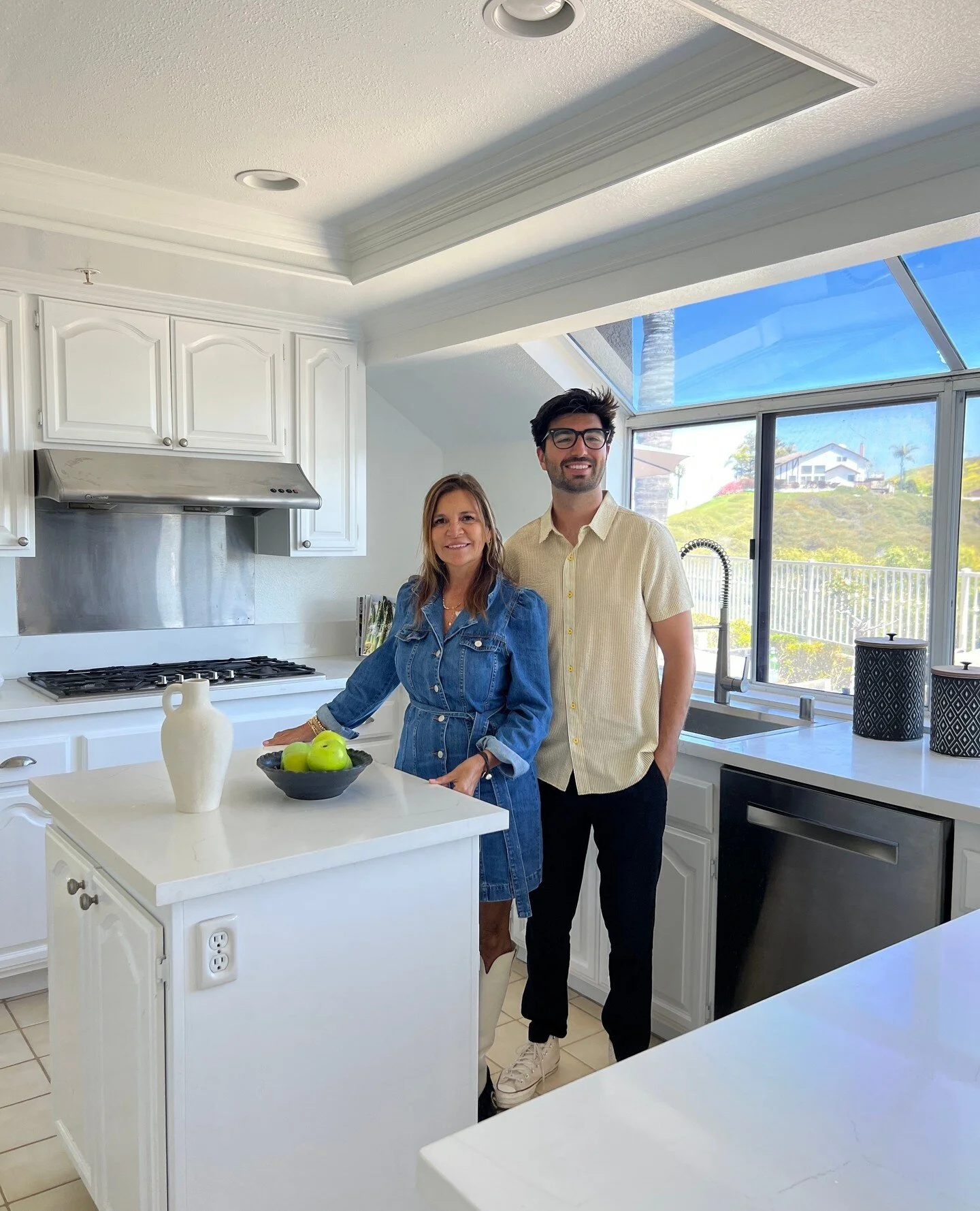 The prettiest kitchen, with the best natural light ☀️ Welcome to this beautiful home in San Clemente! This light and bright kitchen has beautiful views to the canyon 🌼⁠
⁠
318 CALLE CORRAL, SAN CLEMENTE, CA⁠
Beds: 4⁠
Baths: 3⁠
Sq. Ft.: 3,083⁠
$1,849,