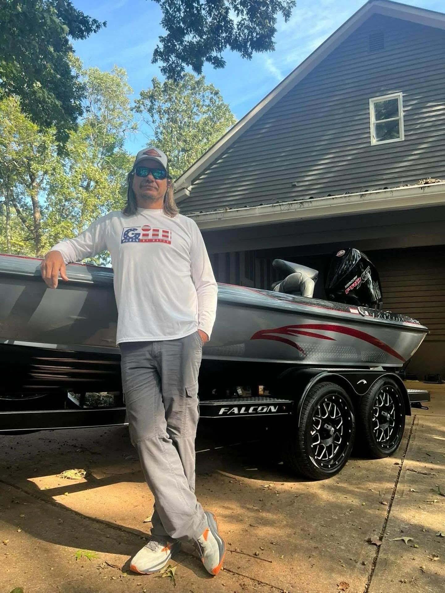 The Bird has landed!  The rest of the day will be spent loading, knocking out the first 2 hrs of break in, and setting up graphs. 

Of the 4 boats I have purchased, @baitshackmarine takes first place as far as ease of transaction goes. The boat left 