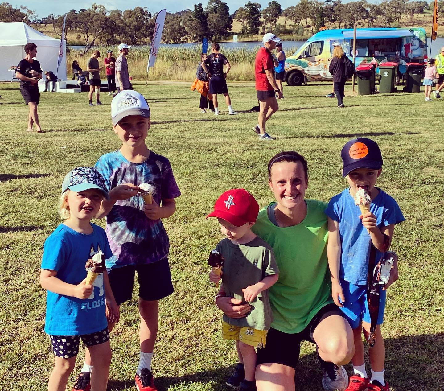 I ran. They came for the ice cream. Such a beautiful morning out there for the half marathon @orange_runningfestival 🏃🏻&zwj;♀️ 💚