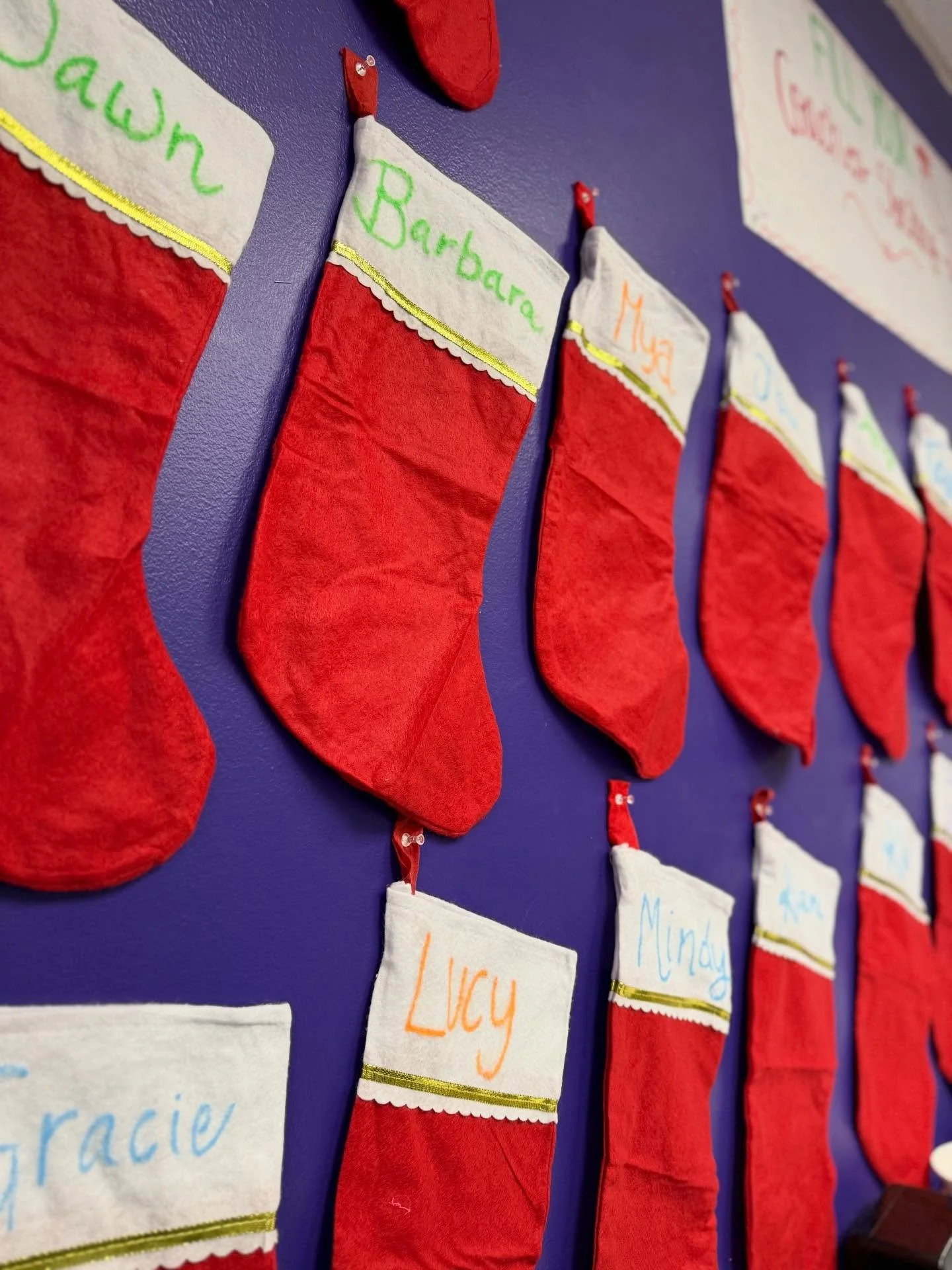 Fill your coaches stocking!❤️

Drop by the front office and leave notes, cards and gifts for your amazing coaches!❄️