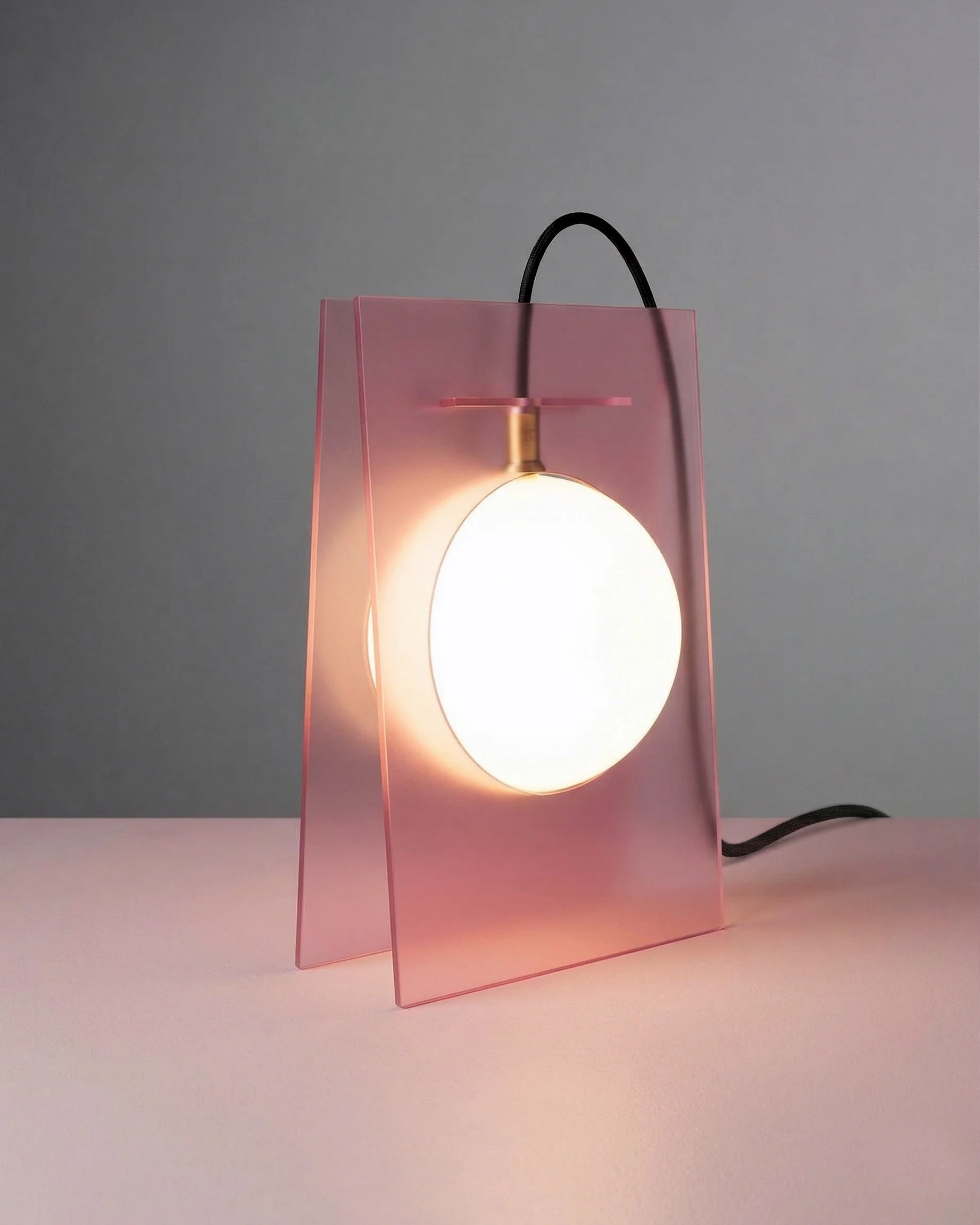lampa rose.jpg