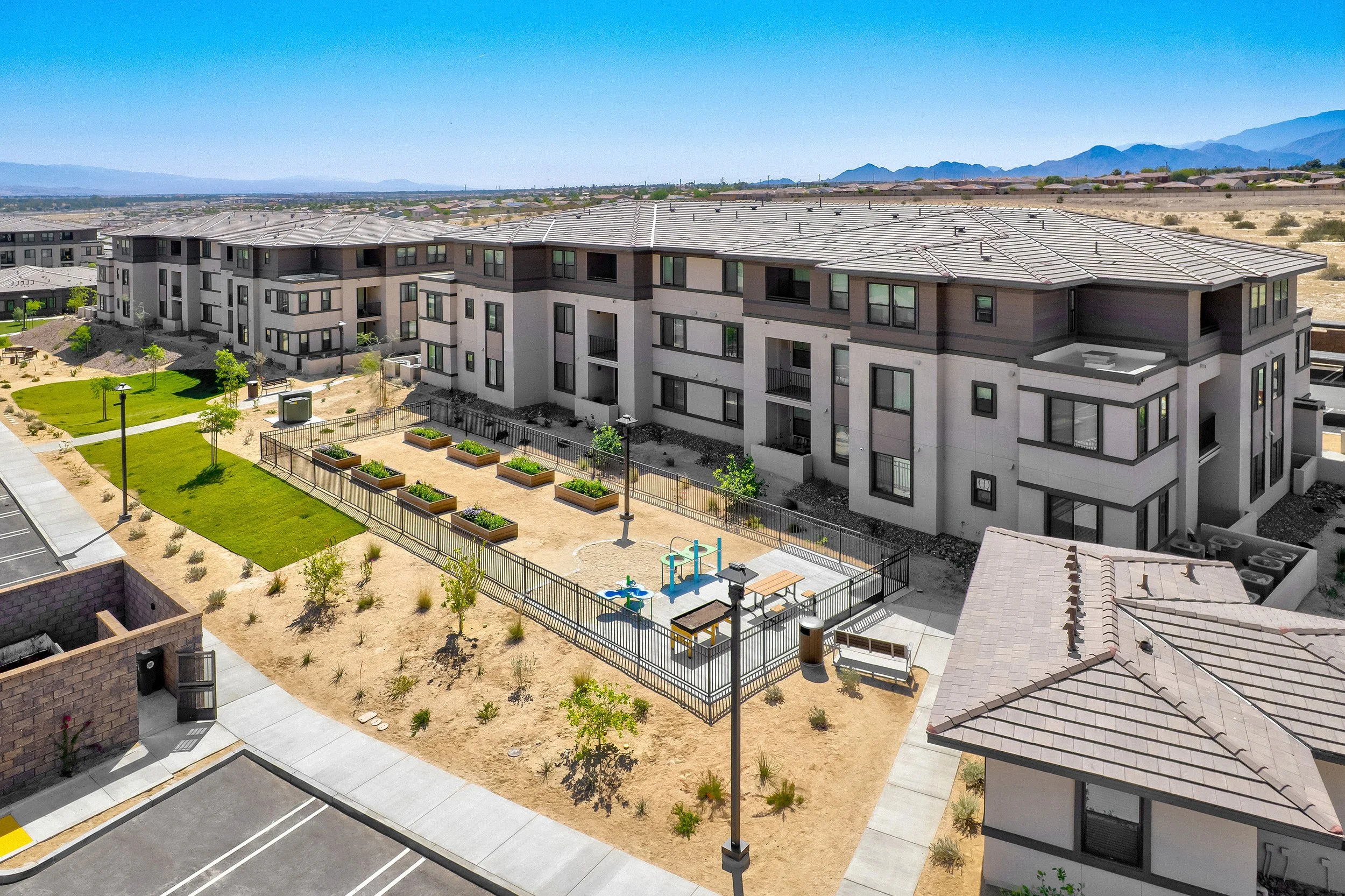 35_Brett_Danner_Photography_040826_Palm_Desert35_edit.jpg