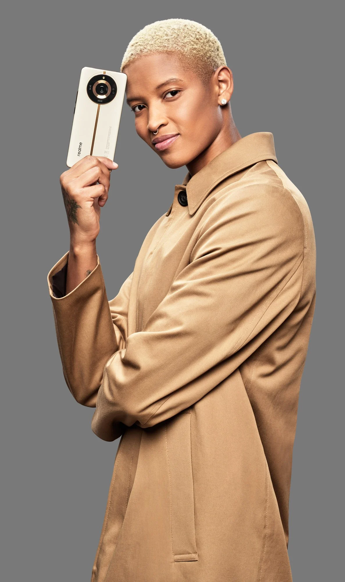 Pam İstanbul Prodüksiyon, Mete Gazoz ve Melisa Vargas ile Real Me cep telefonu kampanyasını hayata geçirirken, her karenin içinde yaratıcılık ve teknolojinin mükemmel uyumunu sergiliyor. Görsel anlatım ve estetik çekimlerimizle, teknoloji ve tasarımı