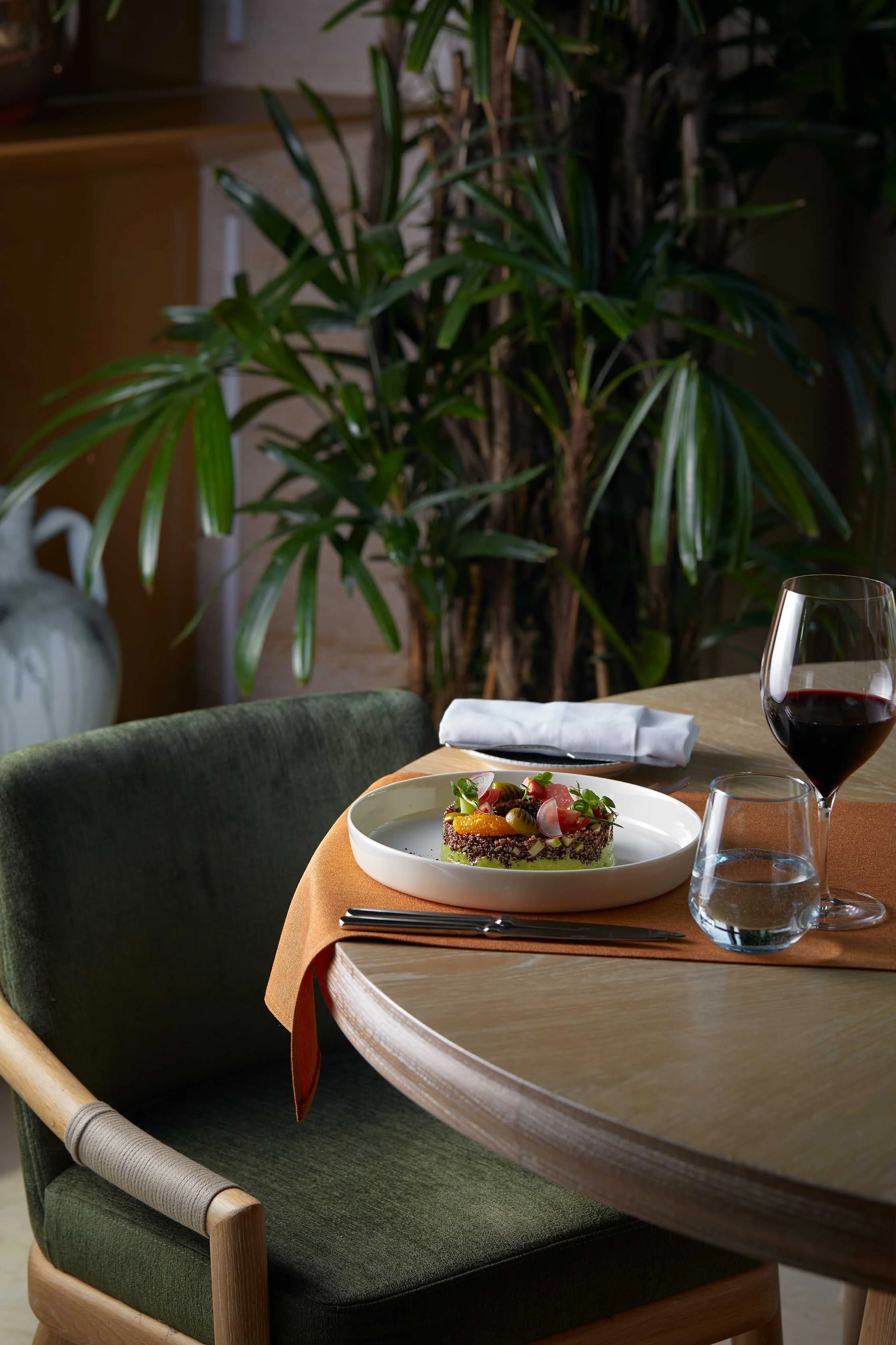 Hyatt Regency'nin lüks kahvaltı deneyimi, Pam İstanbul Prodüksiyon'un ustalık dolu çekimleriyle hayat buluyor. Her detayda zenginlik ve lezzetin fotoğraflandığı bu deneyime siz de katılın.