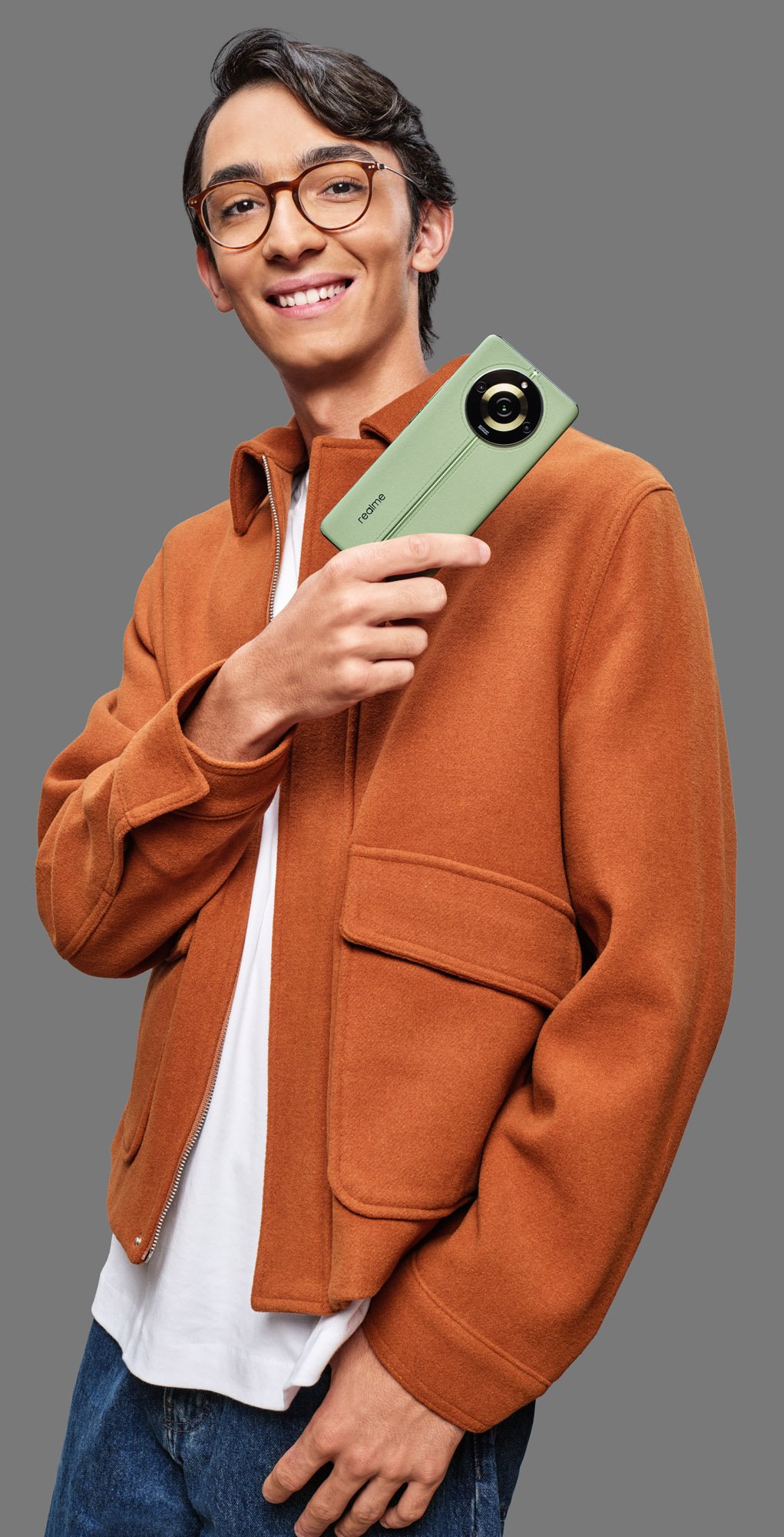 Pam İstanbul Prodüksiyon, Mete Gazoz ve Melisa Vargas ile Real Me cep telefonu kampanyasını hayata geçirirken, her karenin içinde yaratıcılık ve teknolojinin mükemmel uyumunu sergiliyor. Görsel anlatım ve estetik çekimlerimizle, teknoloji ve tasarımı