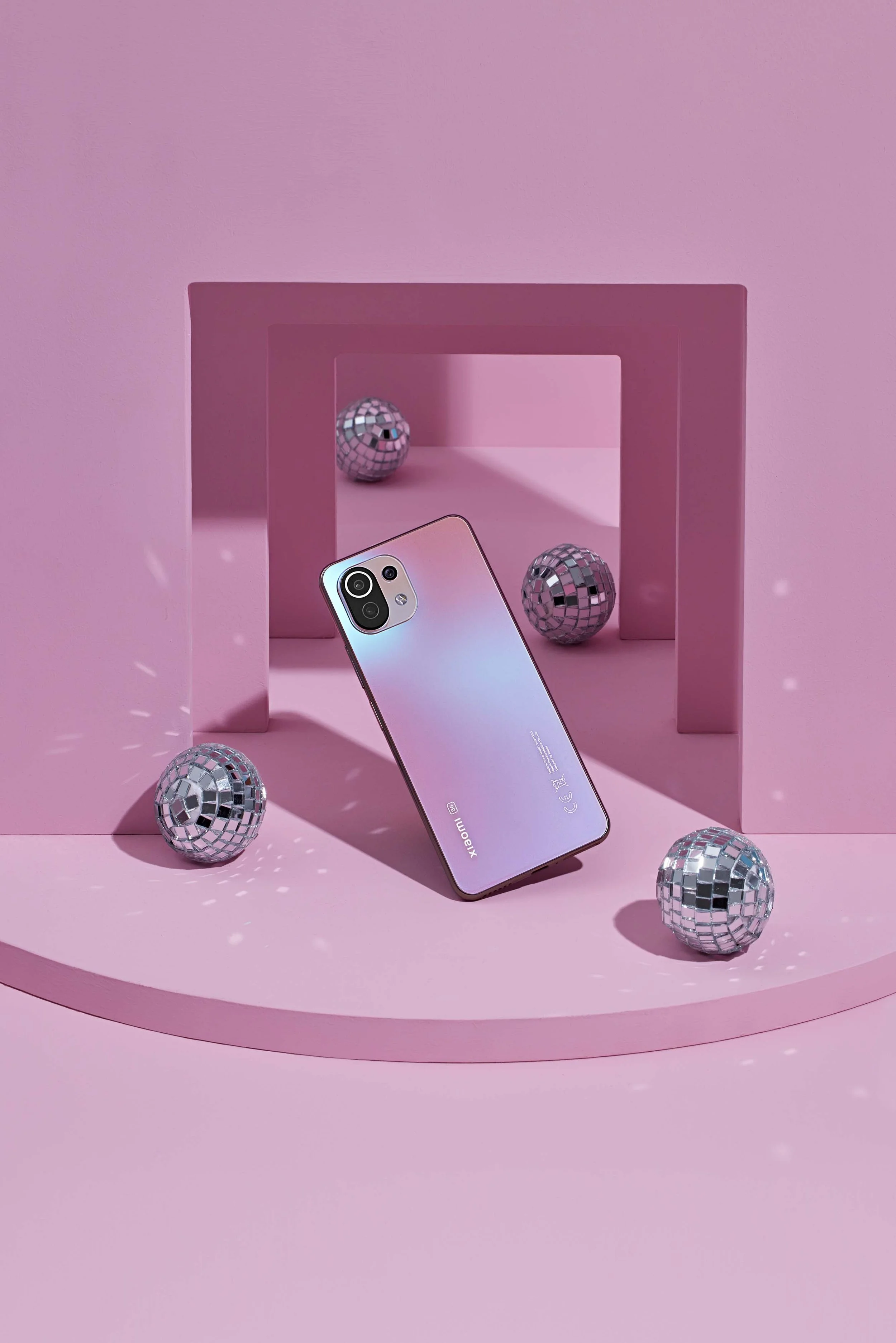 Pam İstanbul Prodüksiyon, Xiaomi'nin en son Life Style koleksiyonunu, neon ışıkların ve dinamizmin arasında, stil ve teknolojiyi bir araya getiren bir fotoğraf serisiyle sunuyor. Her kare, modern yaşamın dinamik ruhunu ve Xiaomi'nin yenilikçi estetiğ