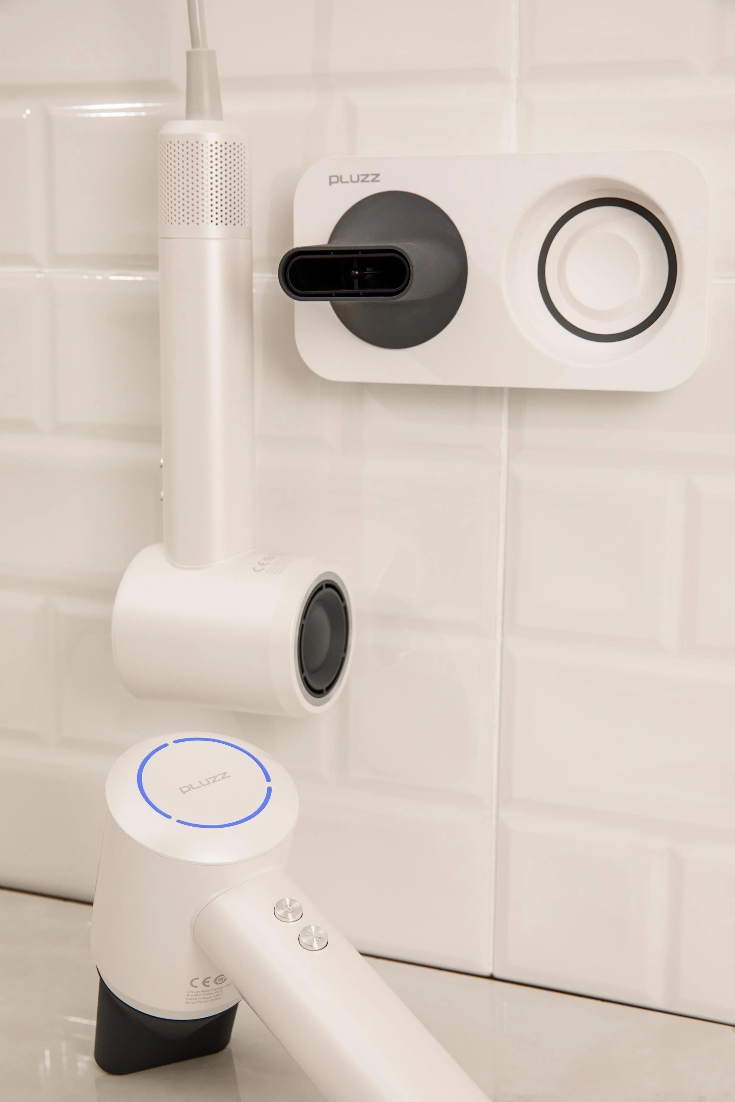 PAM İstanbul teknoloji prodüksiyonu: Pluzz markası için hazırlanan profesyonel ürün fotoğrafçılığı ve kreatif reklam çekimi çalışmaları.