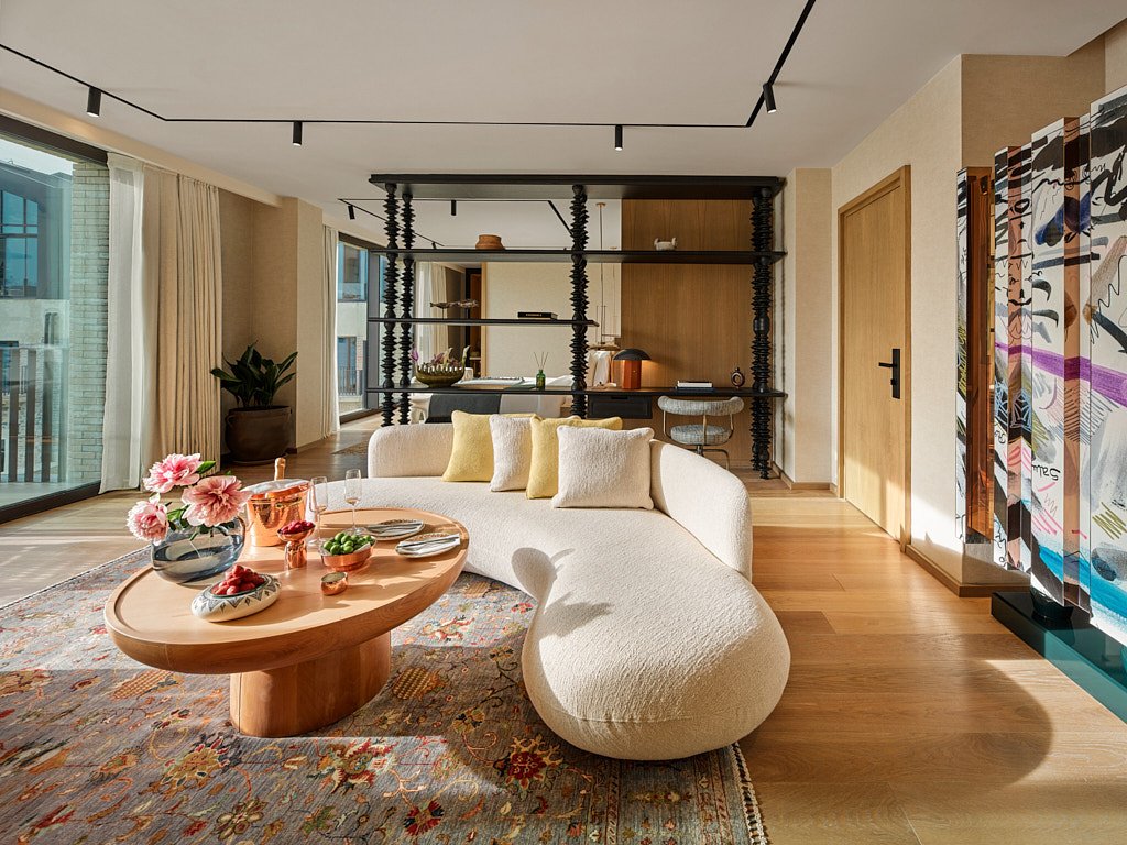 Lüks banyo jakuzi ve deniz manzarası iç mekân çekimi - PAM İstanbul otel prodüksiyonu