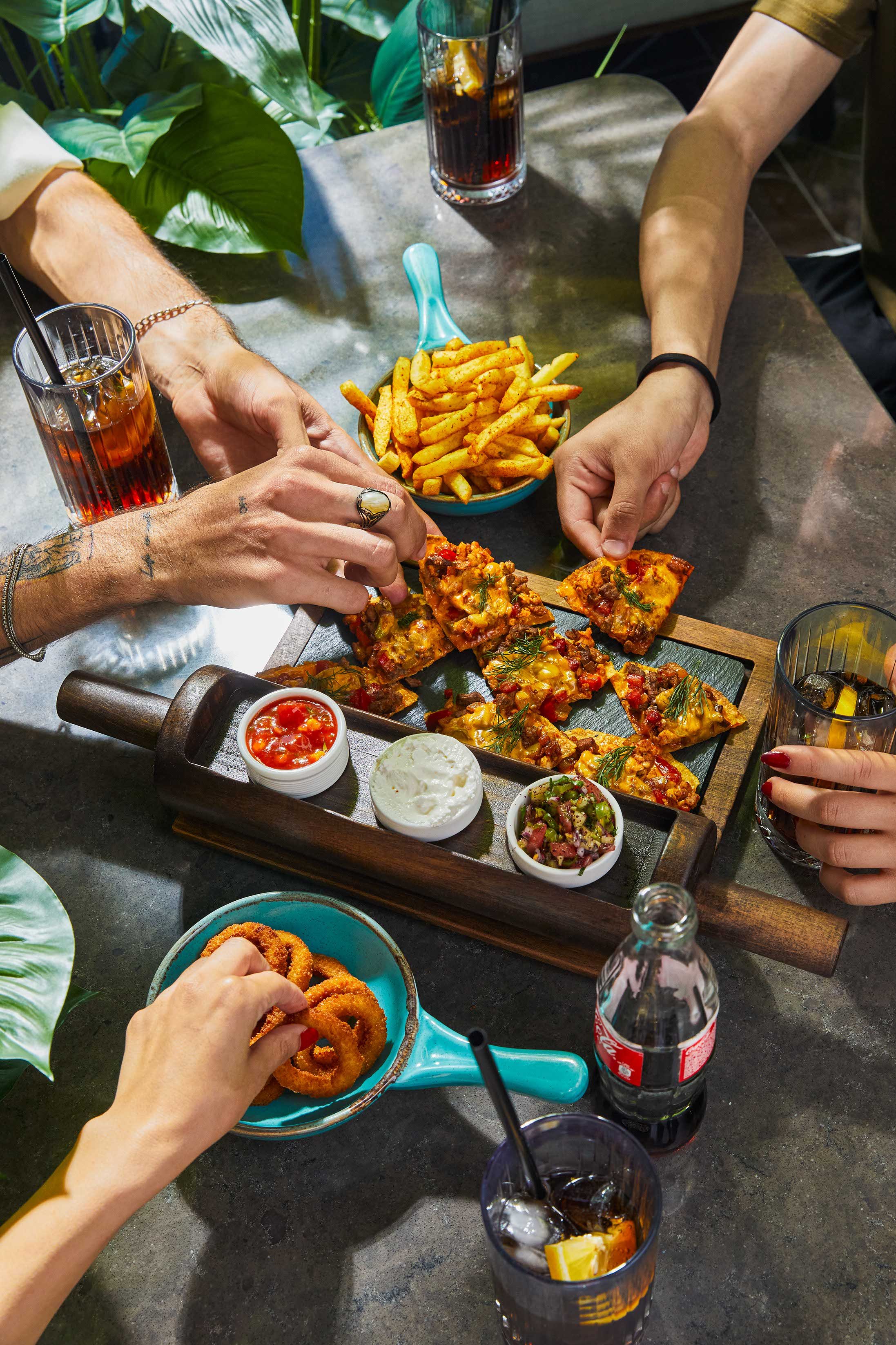 İstanbul'da profesyonel lifestyle çekimler: Markaların reklam kampanyaları için referans gösterilen doğal ve samimi kurumsal prodüksiyonlar.