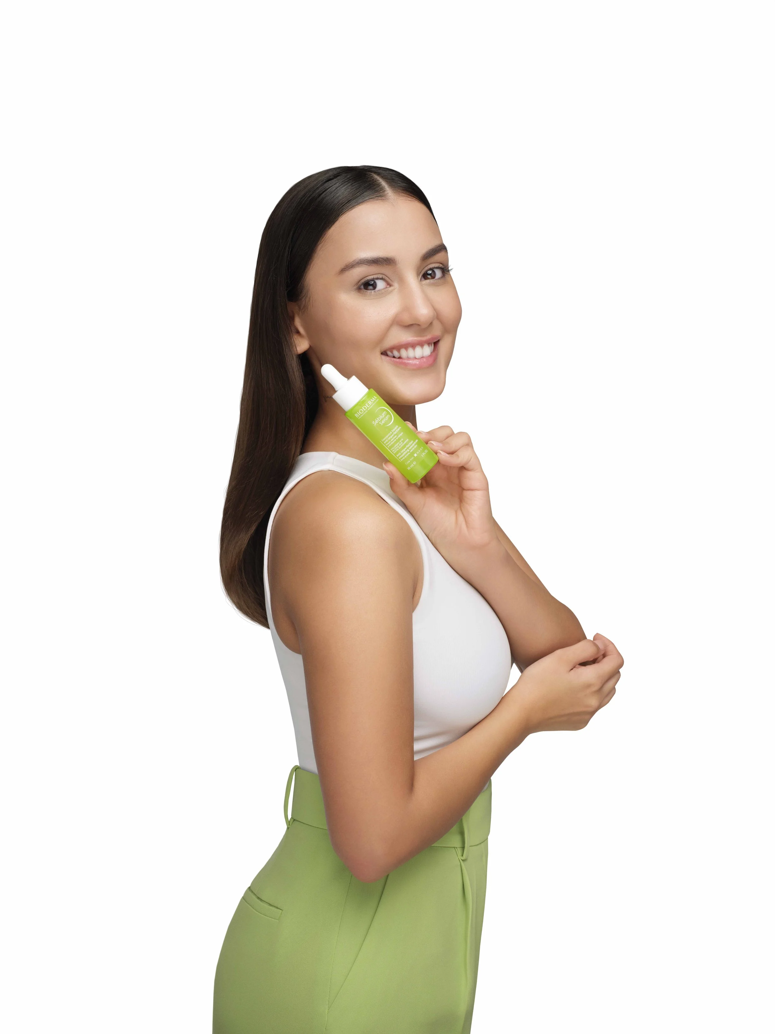 Sanatçımız Sefa Yamak’ın objektifinden, Bioderma’nın yenilikçi formüllerini ve modellerin doğal ten dokularını en saf haliyle yansıtan ileri derece ışık teknikleri kullanımı. Tamamen stüdyo ortamında kurgulanan bu projede, sanat yönetiminden kalabalı